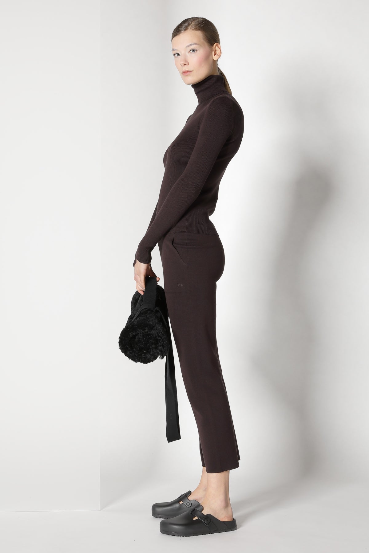 Sminfinity-Silky Rib Turtle-Strick & Pullover-Black-Deal-Outlet-by-ARCHIVIST