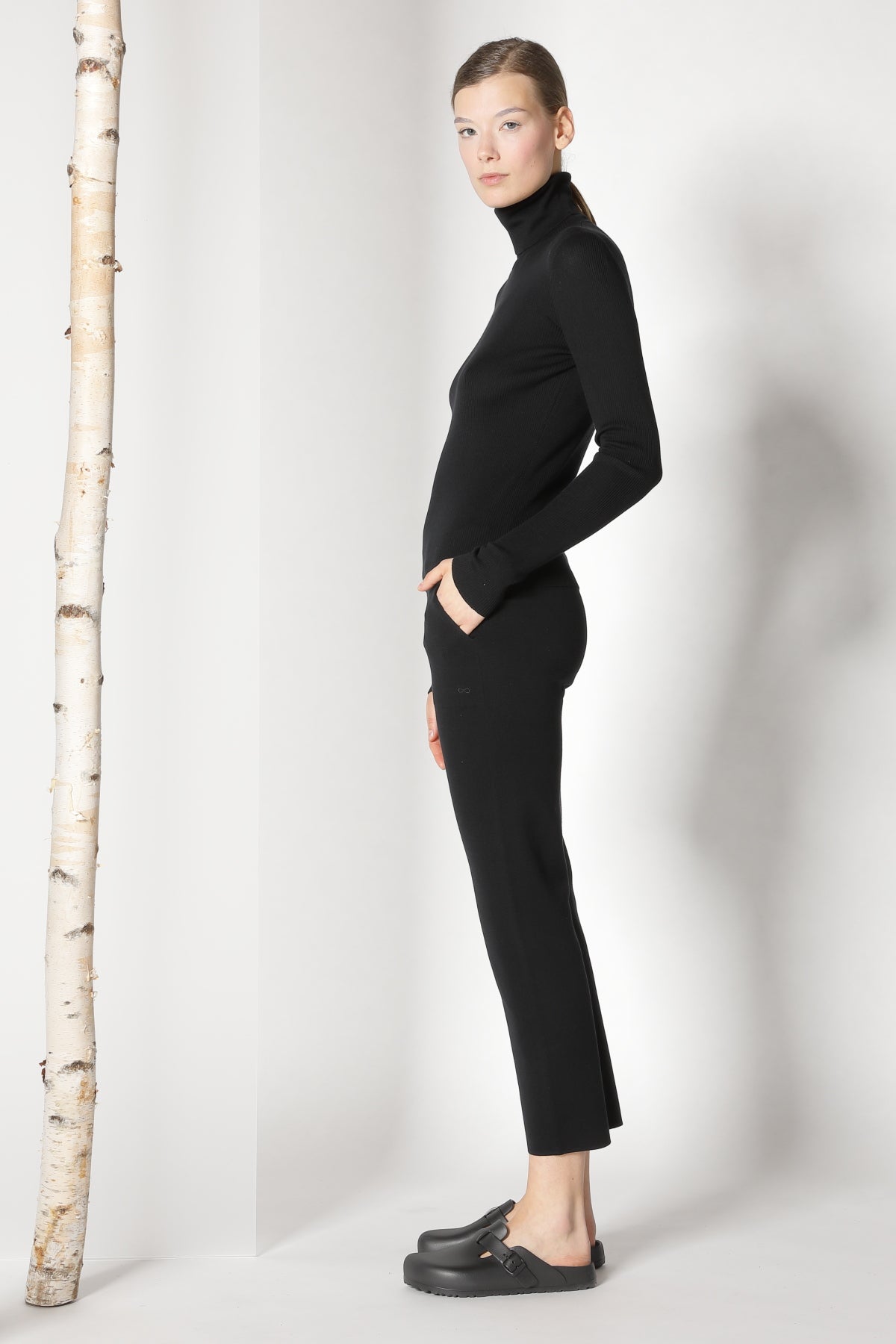 Sminfinity-Silky Rib Turtle-Strick & Pullover-Black-Deal-Outlet-by-ARCHIVIST