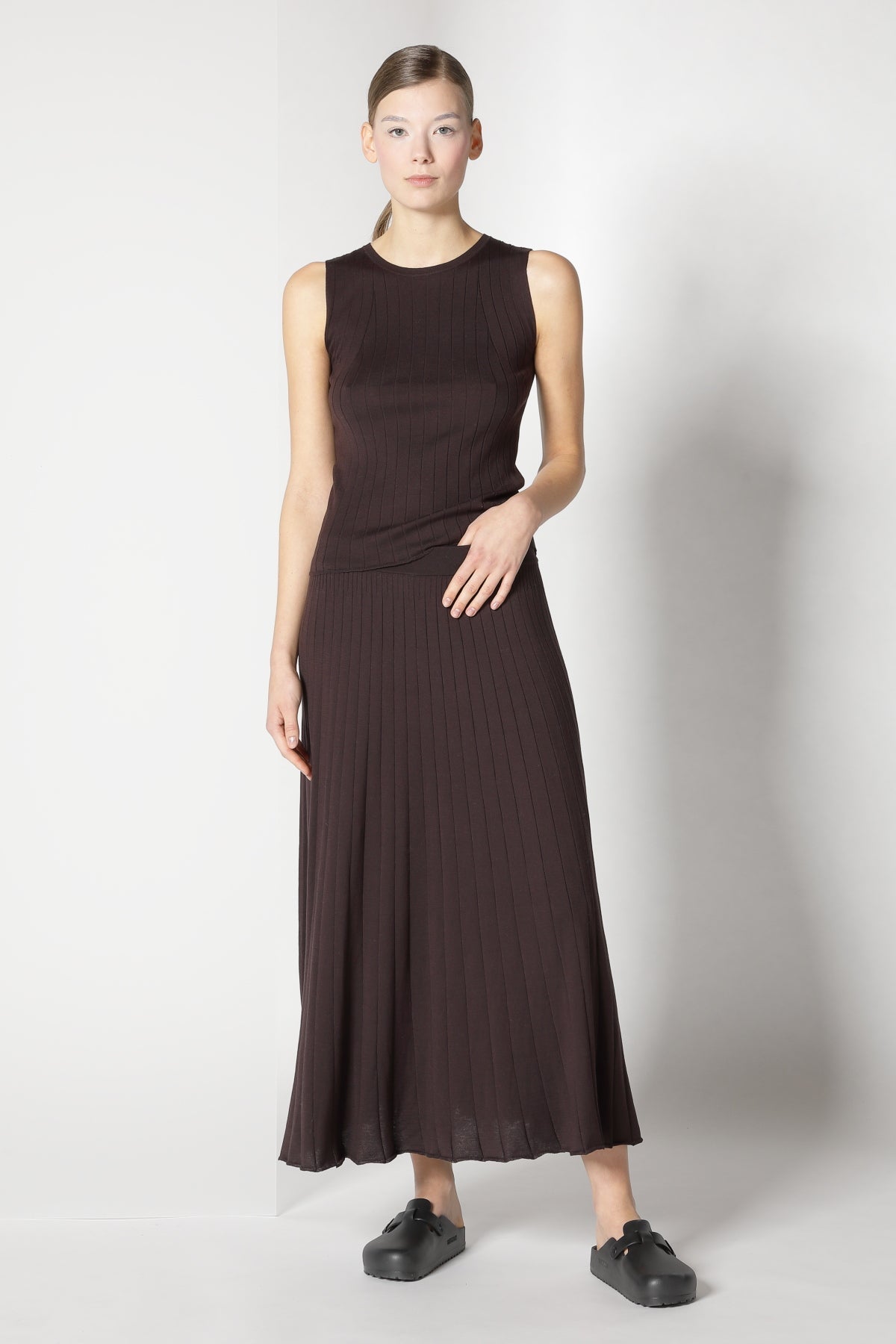 Sminfinity-Silky Rib Skirt-Kleider & Röcke-Black-Deal-Outlet-by-ARCHIVIST