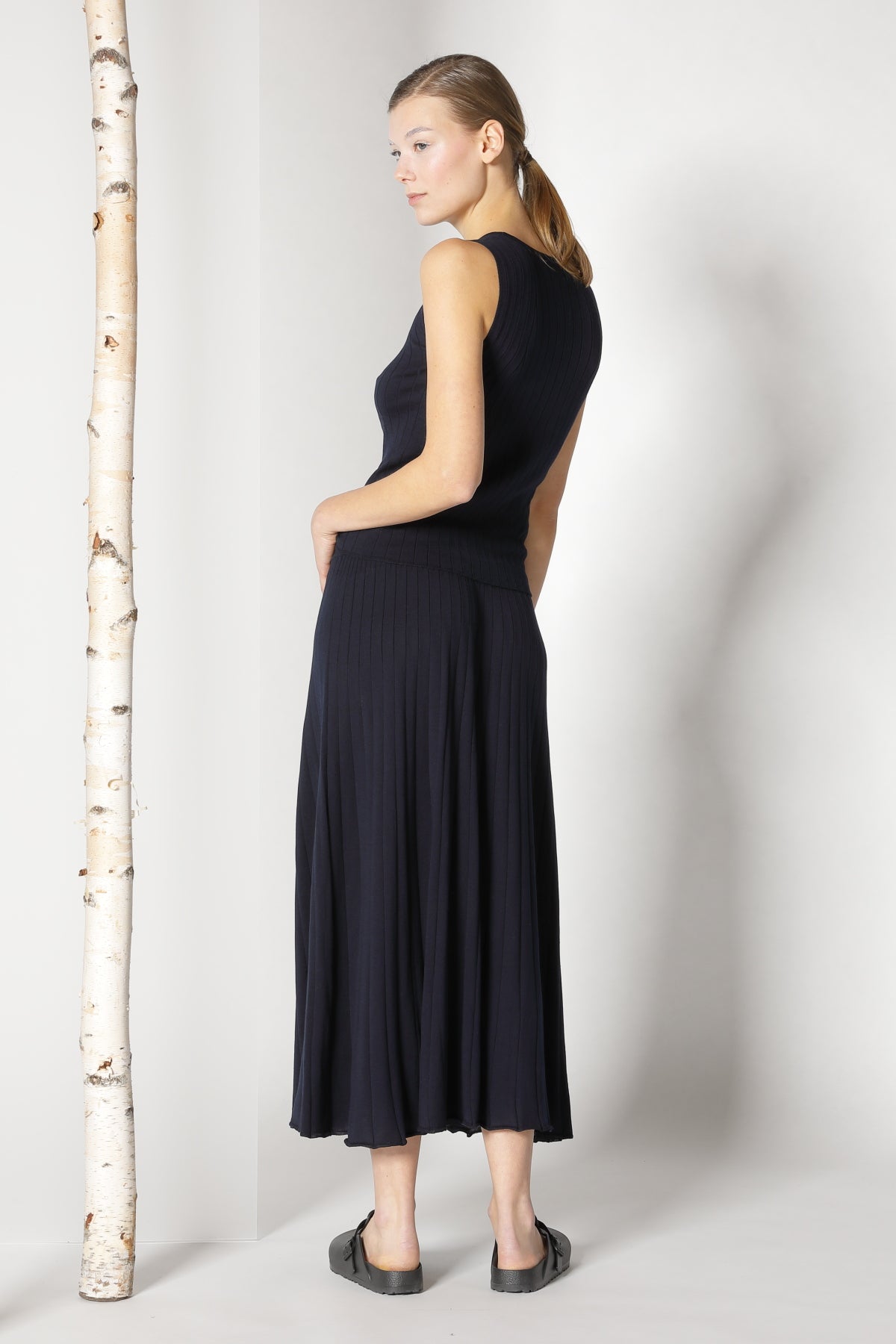 Sminfinity-Silky Rib Skirt-Kleider & Röcke-Black-Deal-Outlet-by-ARCHIVIST