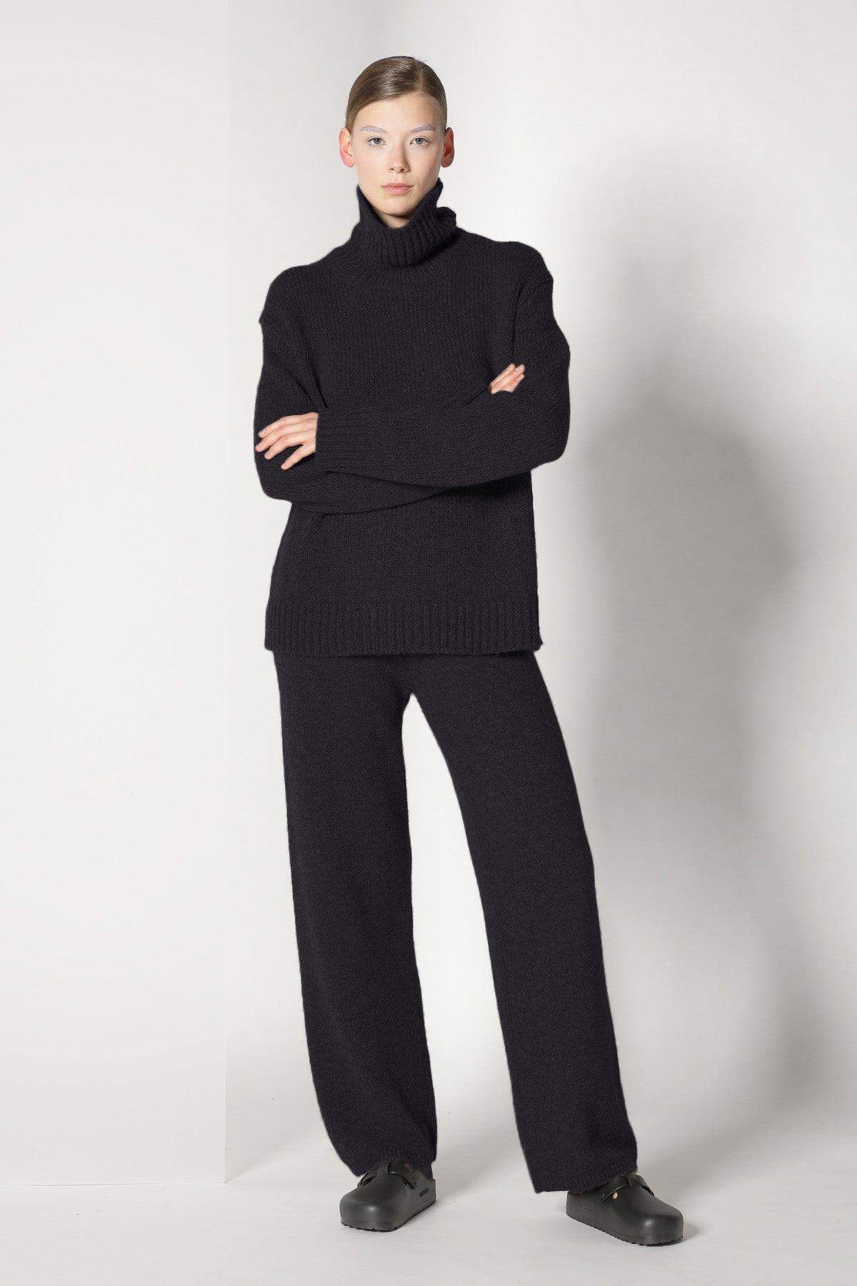 Sminfinity-Cosy Turtle Jumper-Strick & Pullover-Black-Deal-Outlet-by-ARCHIVIST