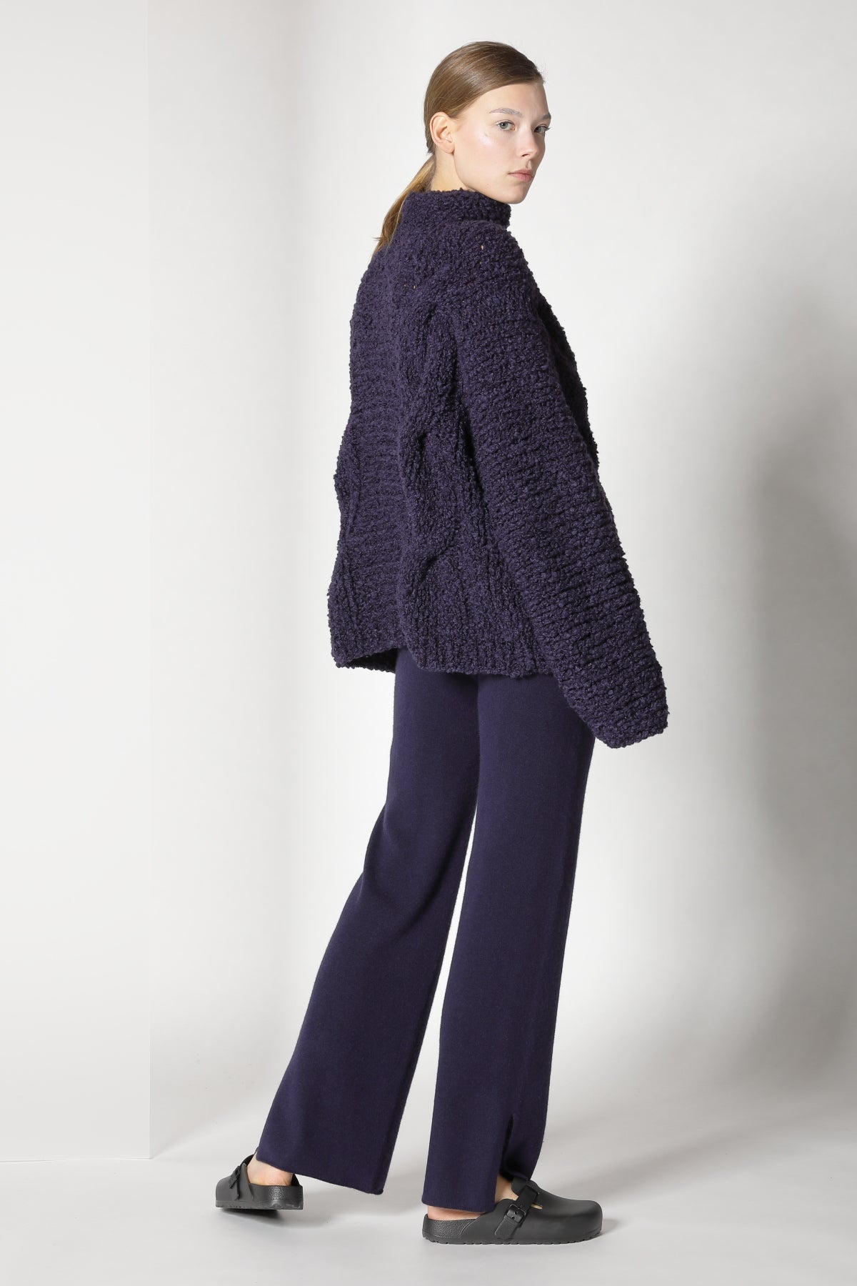 Sminfinity-Handknitted Cable Jumper-Strick & Pullover-Black-Deal-Outlet-by-ARCHIVIST