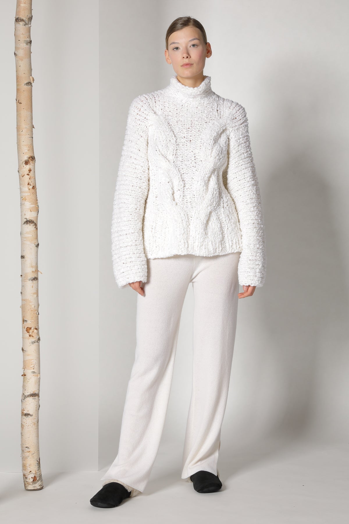 Sminfinity-Handknitted Cable Jumper-Strick & Pullover-Black-Deal-Outlet-by-ARCHIVIST