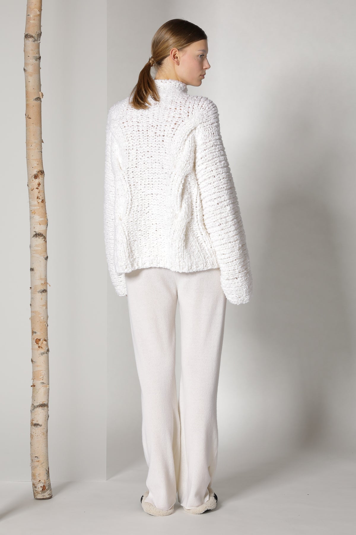 Sminfinity-Handknitted Cable Jumper-Strick & Pullover-Black-Deal-Outlet-by-ARCHIVIST