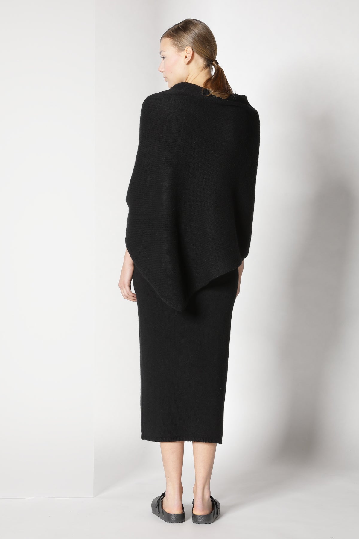 Sminfinity-Blurry Triangle Scarf-Accessoires-Black-Deal-Outlet-by-ARCHIVIST