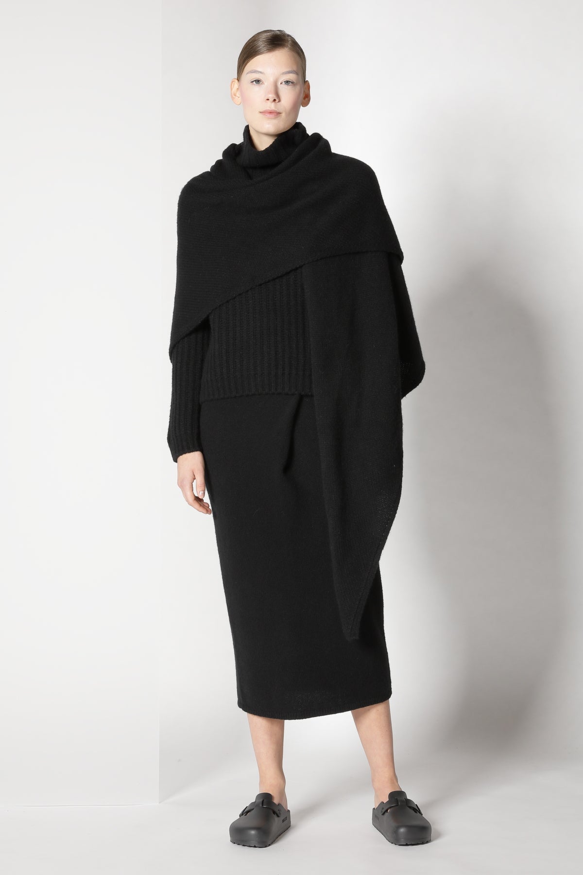 Sminfinity-Blurry Triangle Scarf-Accessoires-Black-Deal-Outlet-by-ARCHIVIST