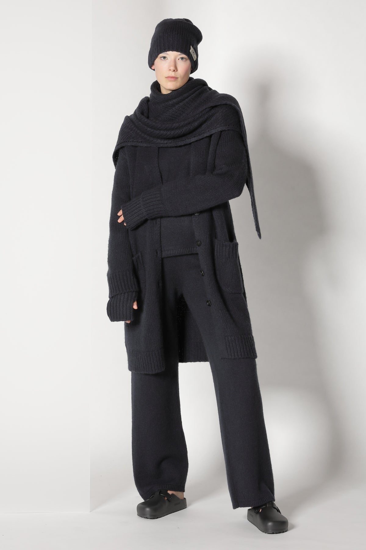 Sminfinity-Cosy Cap-Accessoires-Black-Deal-Outlet-by-ARCHIVIST