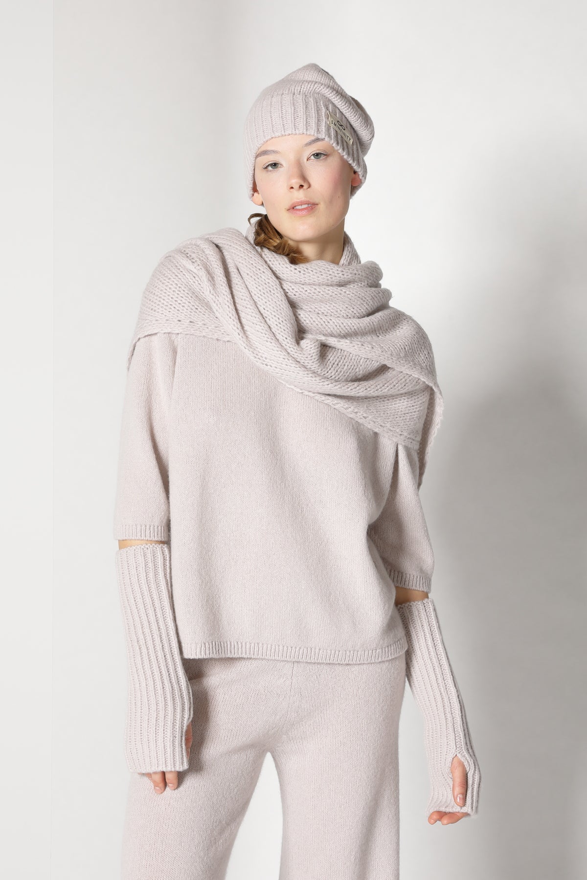 Sminfinity-Cosy Cap-Accessoires-Black-Deal-Outlet-by-ARCHIVIST