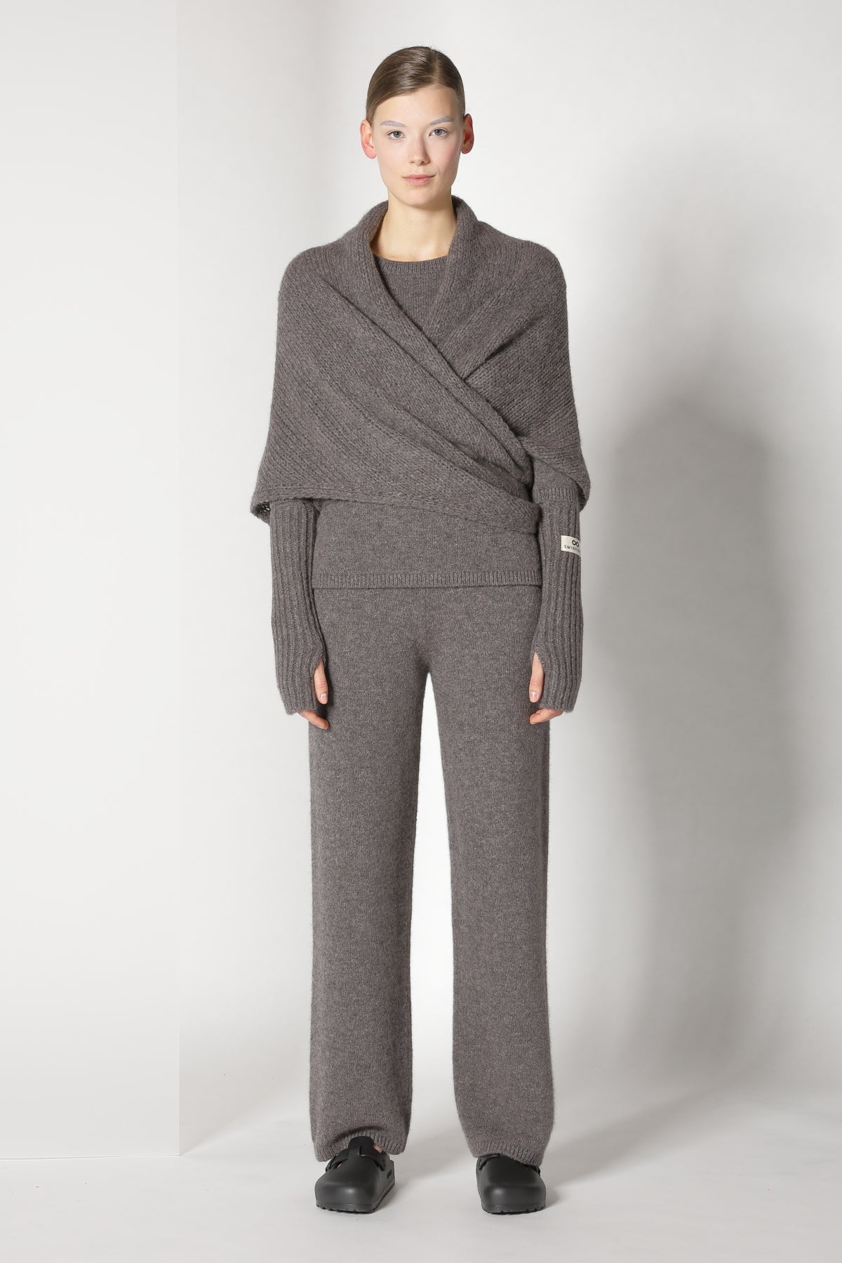 Sminfinity-Cosy Gauntlets-Accessoires-Black-Deal-Outlet-by-ARCHIVIST