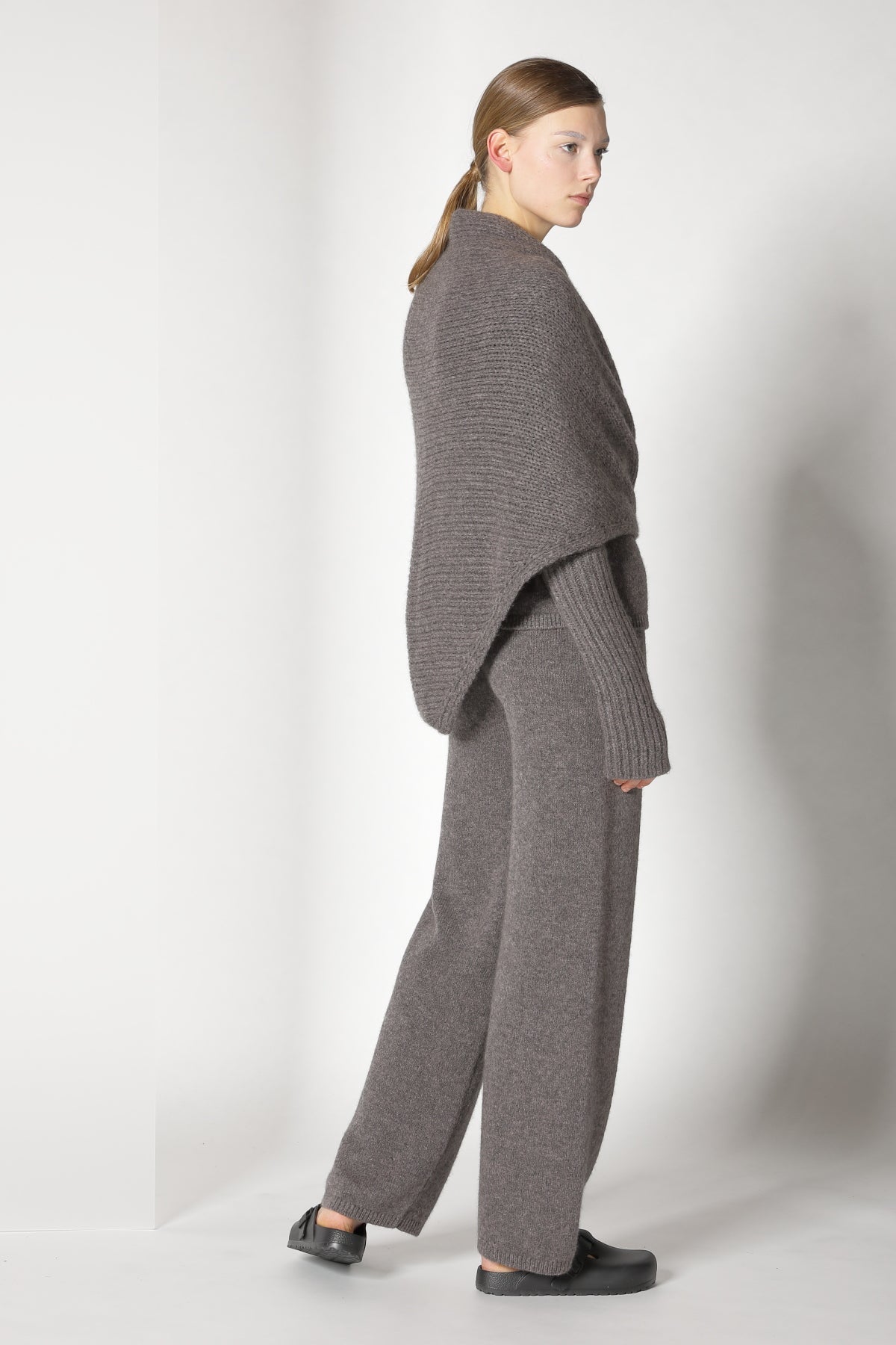 Sminfinity-Cosy Gauntlets-Accessoires-Black-Deal-Outlet-by-ARCHIVIST