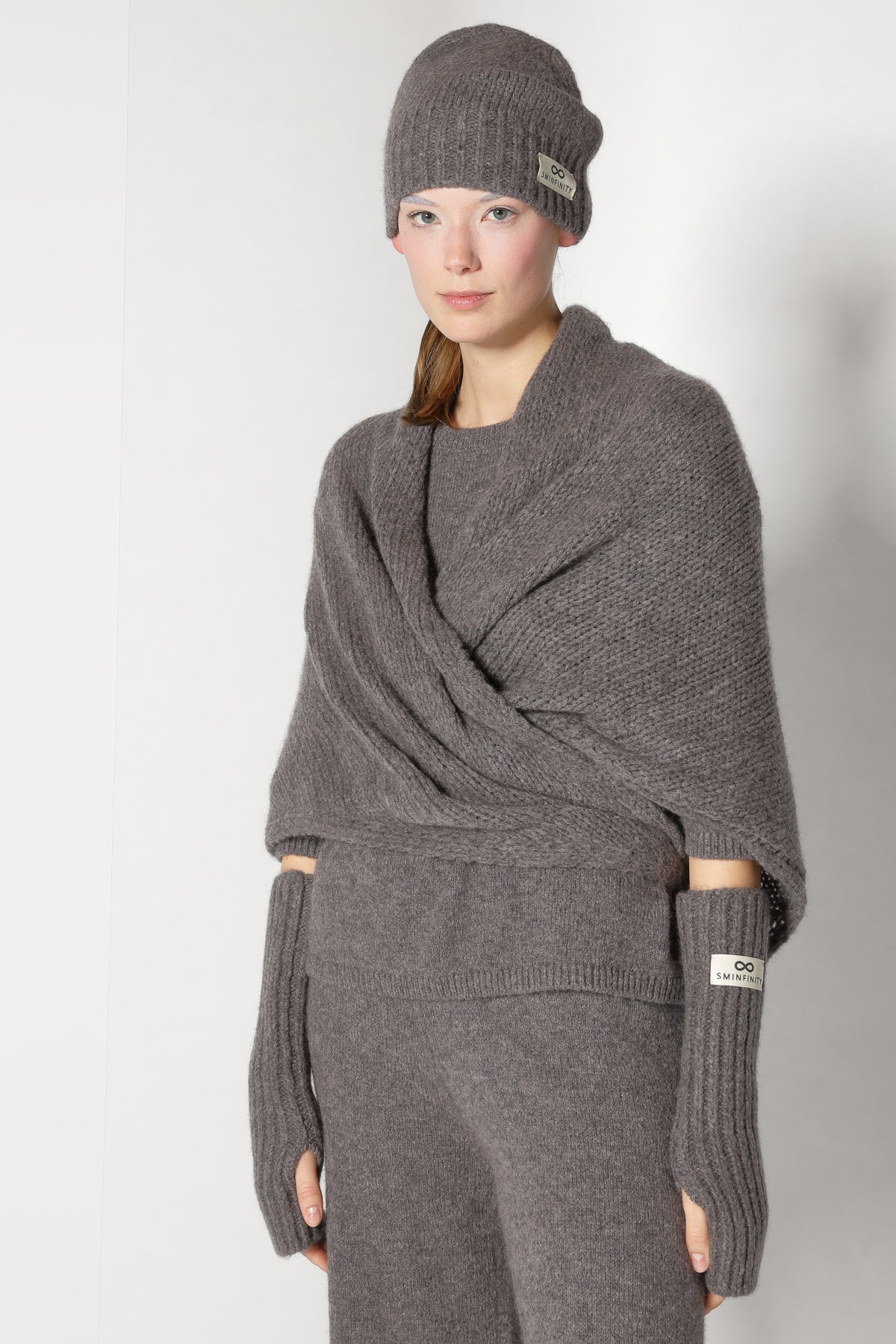 Sminfinity-Cosy Gauntlets-Accessoires-Black-Deal-Outlet-by-ARCHIVIST