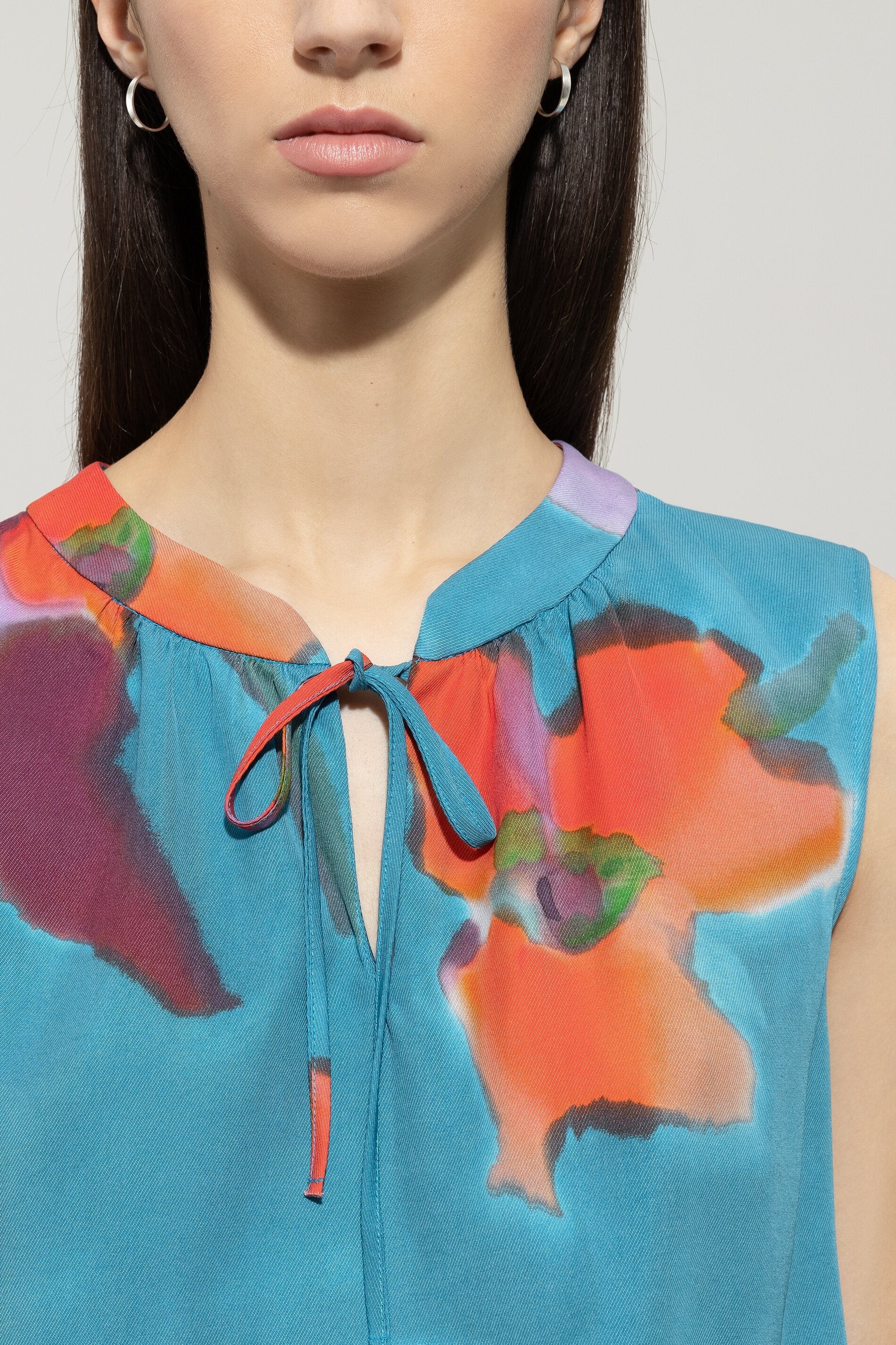 Blusentop mit Hibiskus-Print