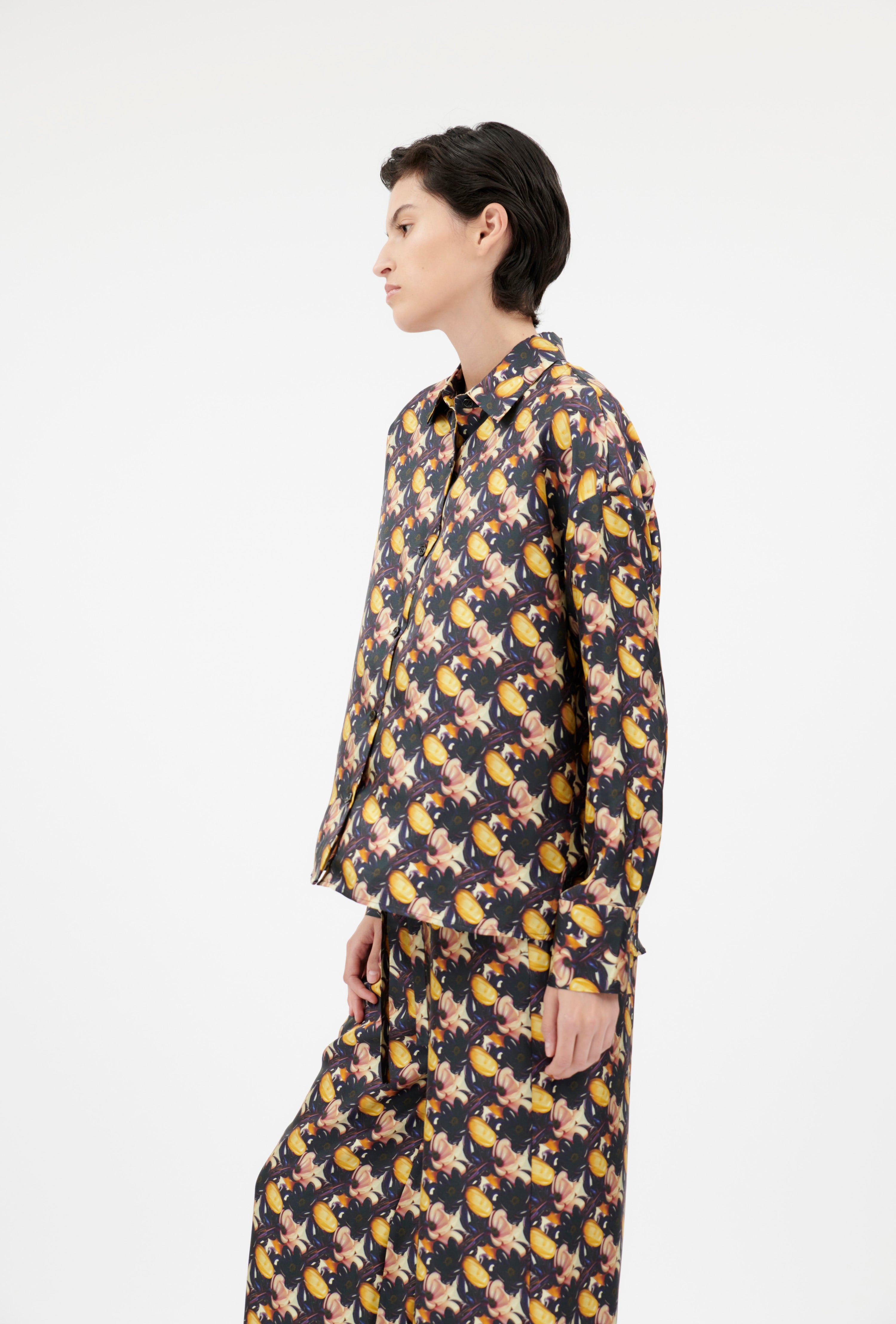Magnolias & Buds Twill Bluse, Deep Purple