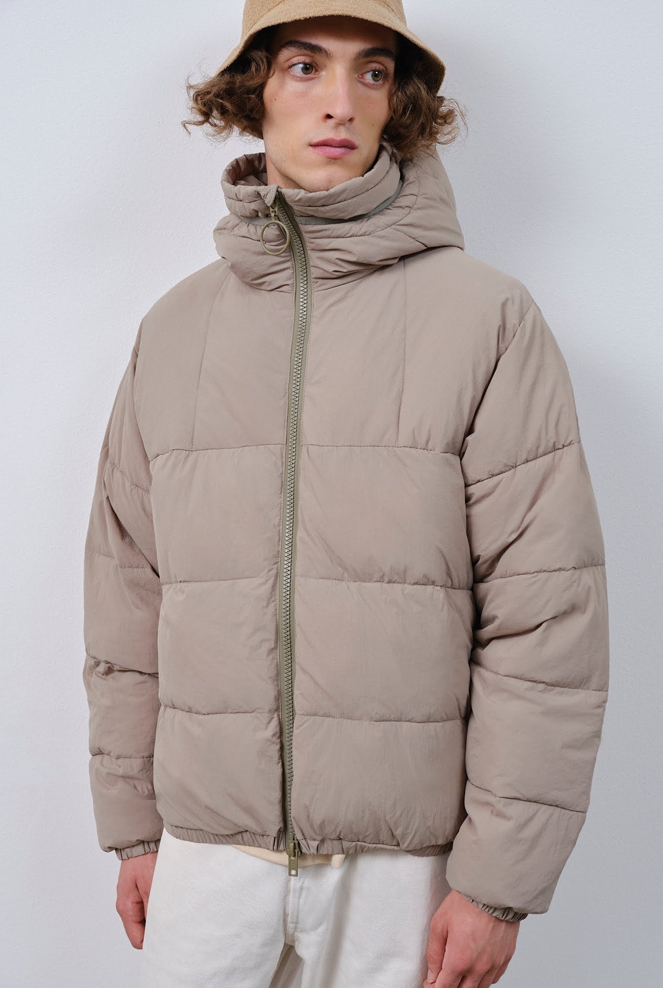 Embassy Of Bricks And Logs-TELKWA PUFFER JACKET-Jacken & Mäntel-Black-Deal-Outlet-by-ARCHIVIST