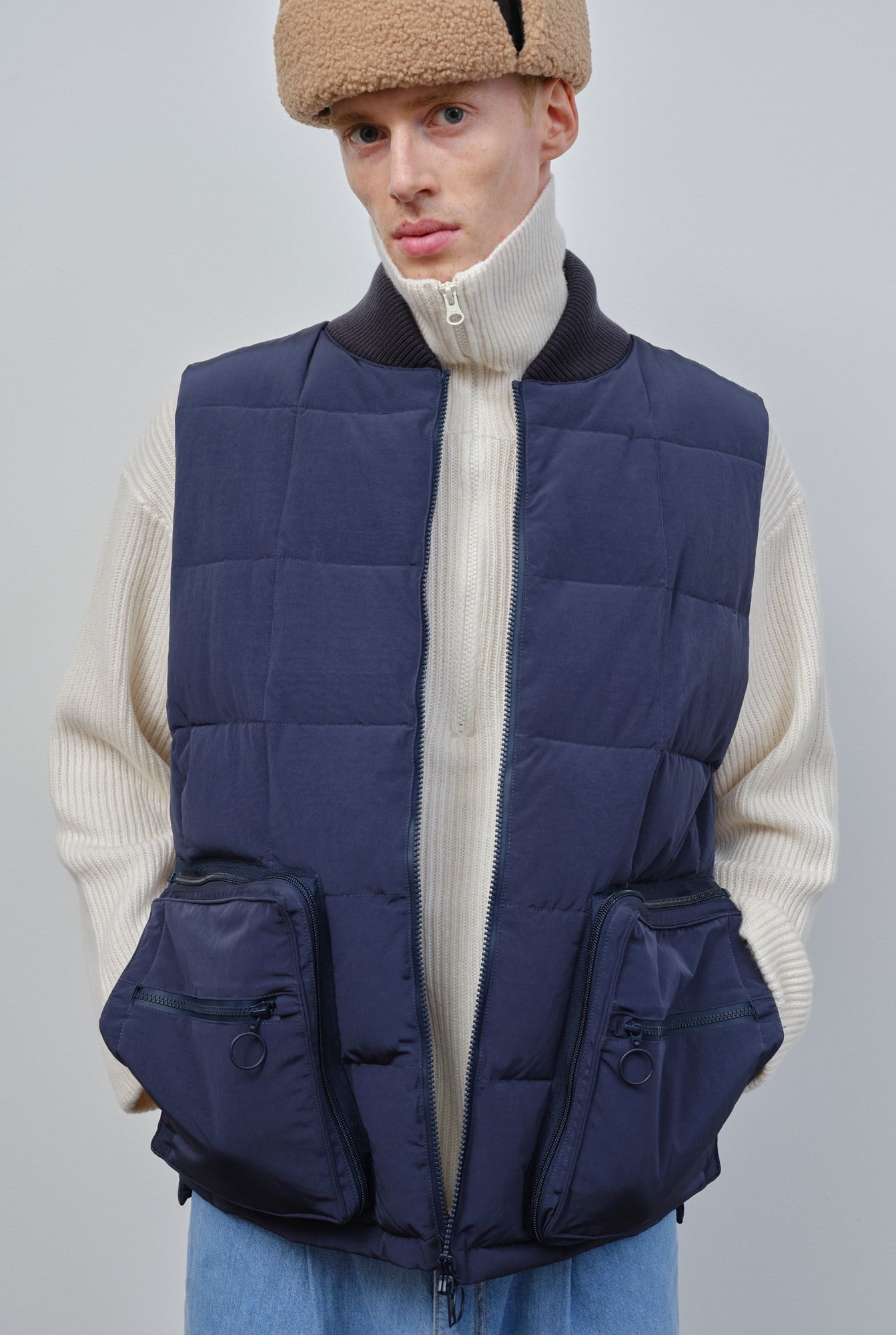 Embassy of Bricks and Logs-Archive-Sale-Outlet-WARWICK PUFFER VEST-Jacken & Mäntel-M-by-ARCHIVIST