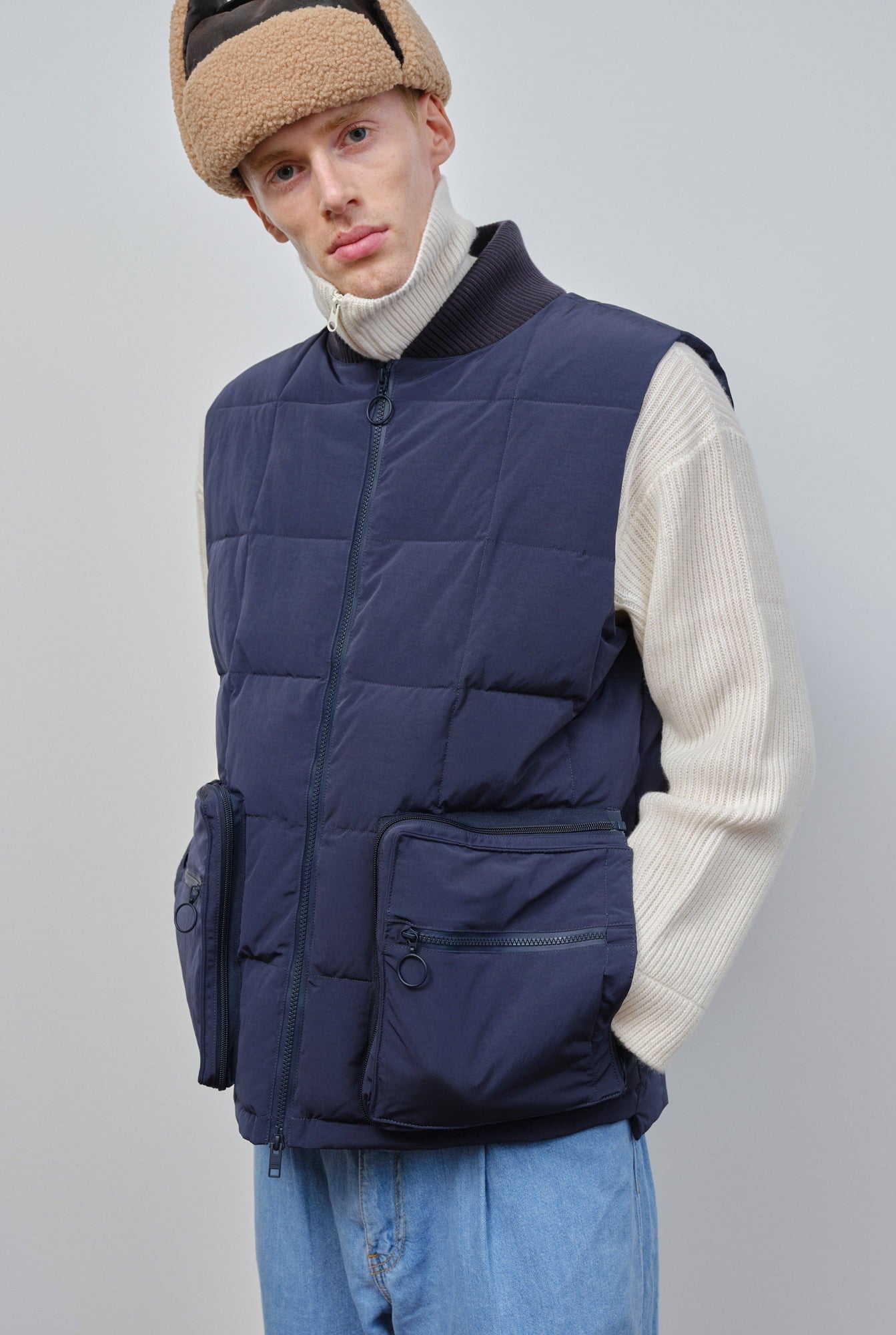 Embassy of Bricks and Logs-Archive-Sale-Outlet-WARWICK PUFFER VEST-Jacken & Mäntel-by-ARCHIVIST