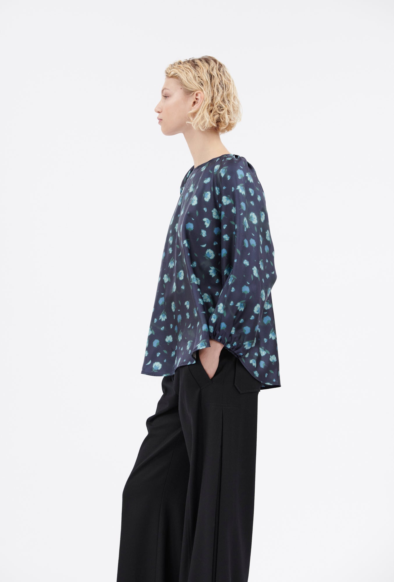 Midnight Flowers Bluse, Royal Peacock-Hemden & Blusen-Odeeh-OUTLET-ARCHIVIST-ARCHIVE-SALE