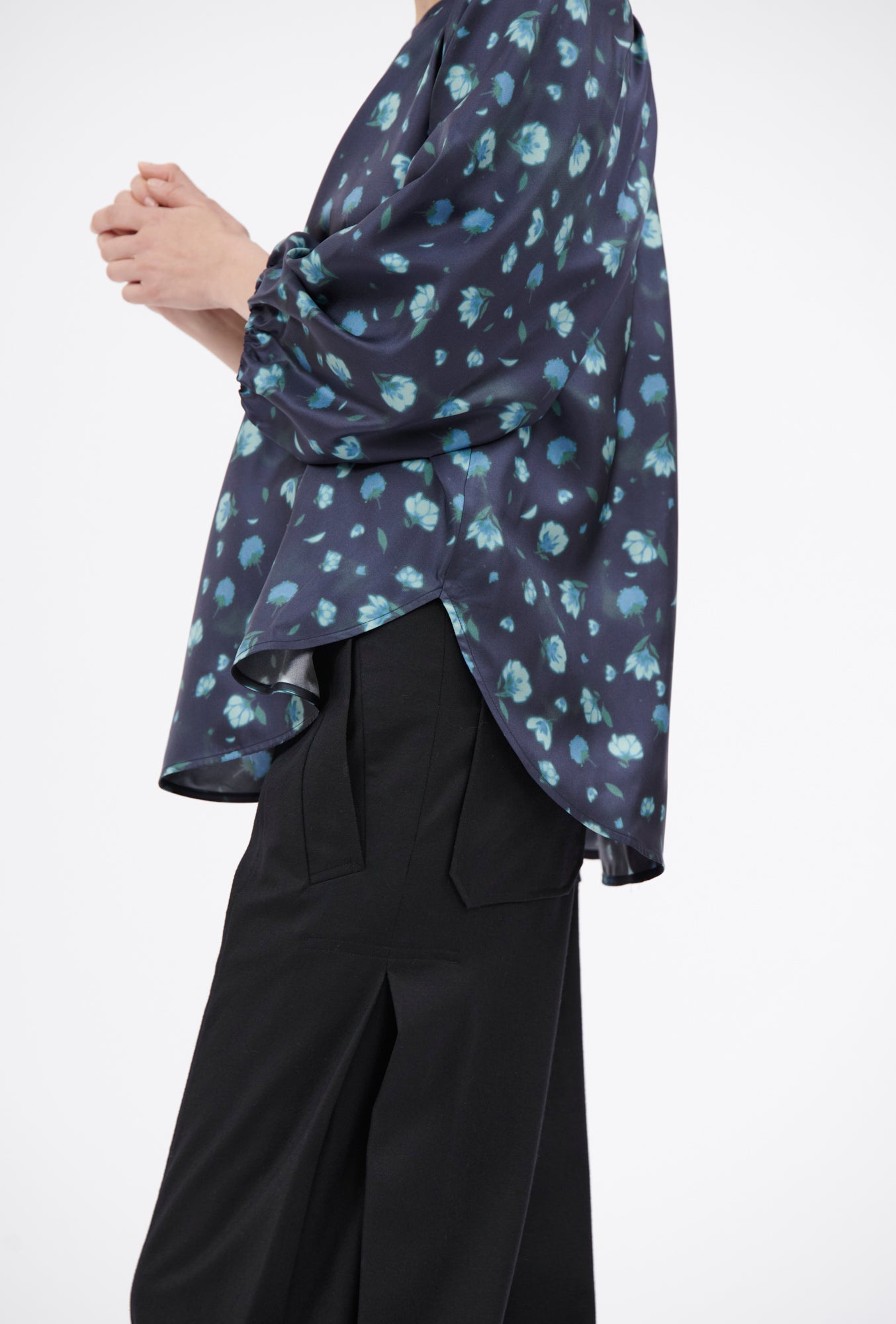 Midnight Flowers Bluse, Royal Peacock-Hemden & Blusen-Odeeh-OUTLET-ARCHIVIST-ARCHIVE-SALE