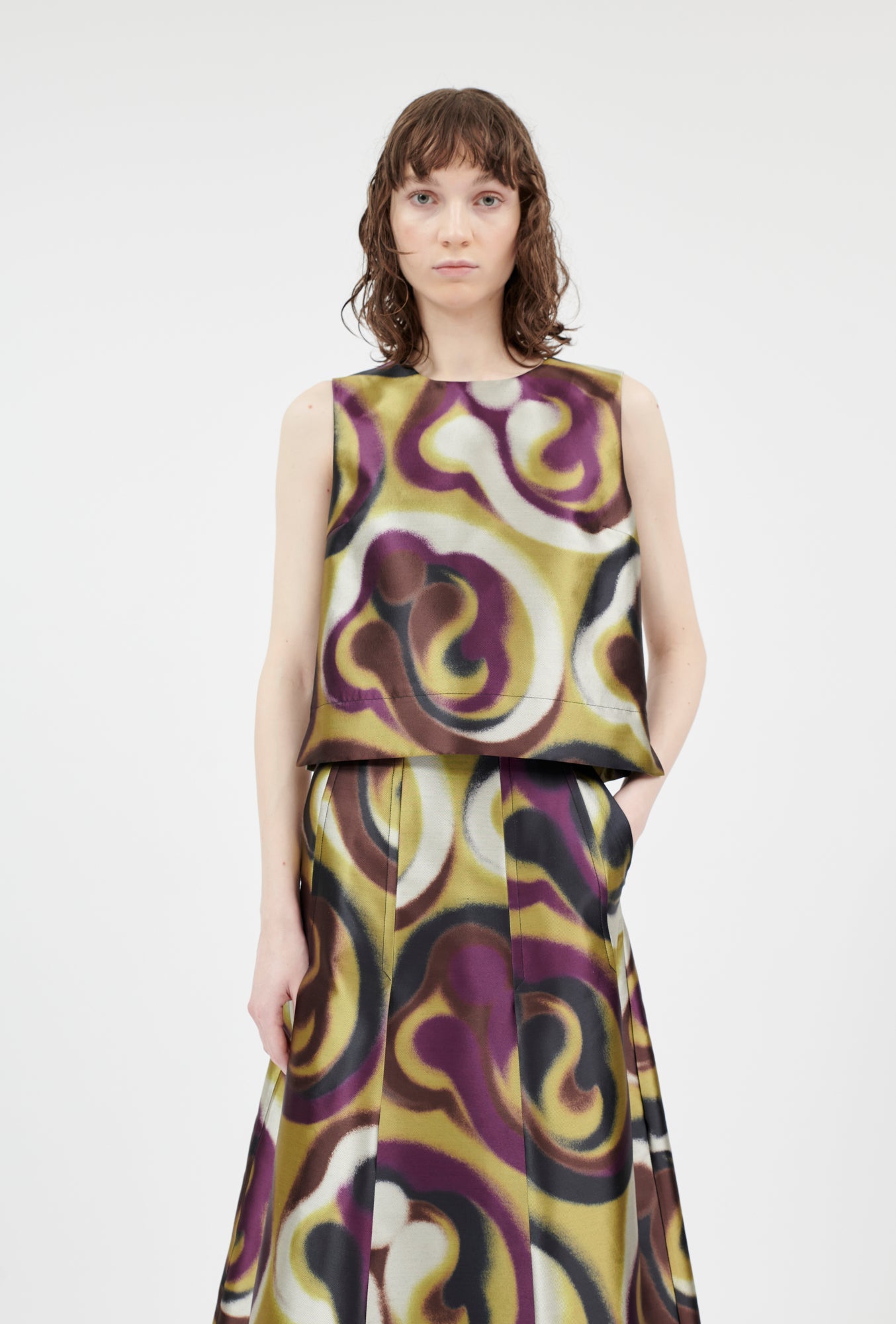 Shiny Serge Blurred Paisley Top, Merlot