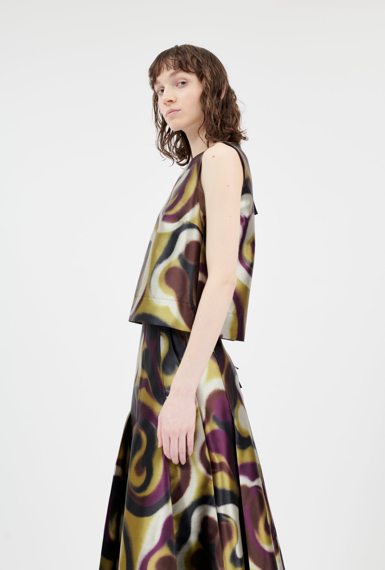 Shiny Serge Blurred Paisley Top, Merlot