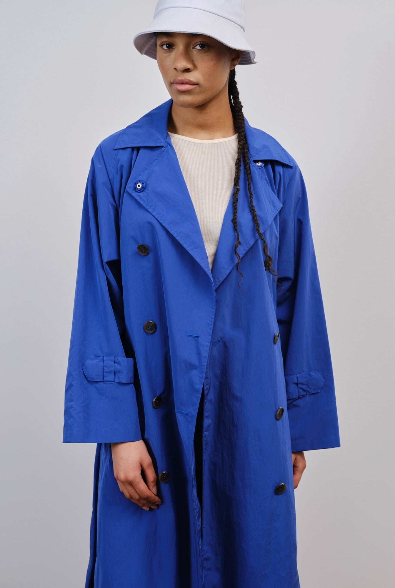 Embassy of Bricks and Logs-Archive-Sale-Outlet-KALVI TRENCH COAT-Jacken & Mäntel-by-ARCHIVIST