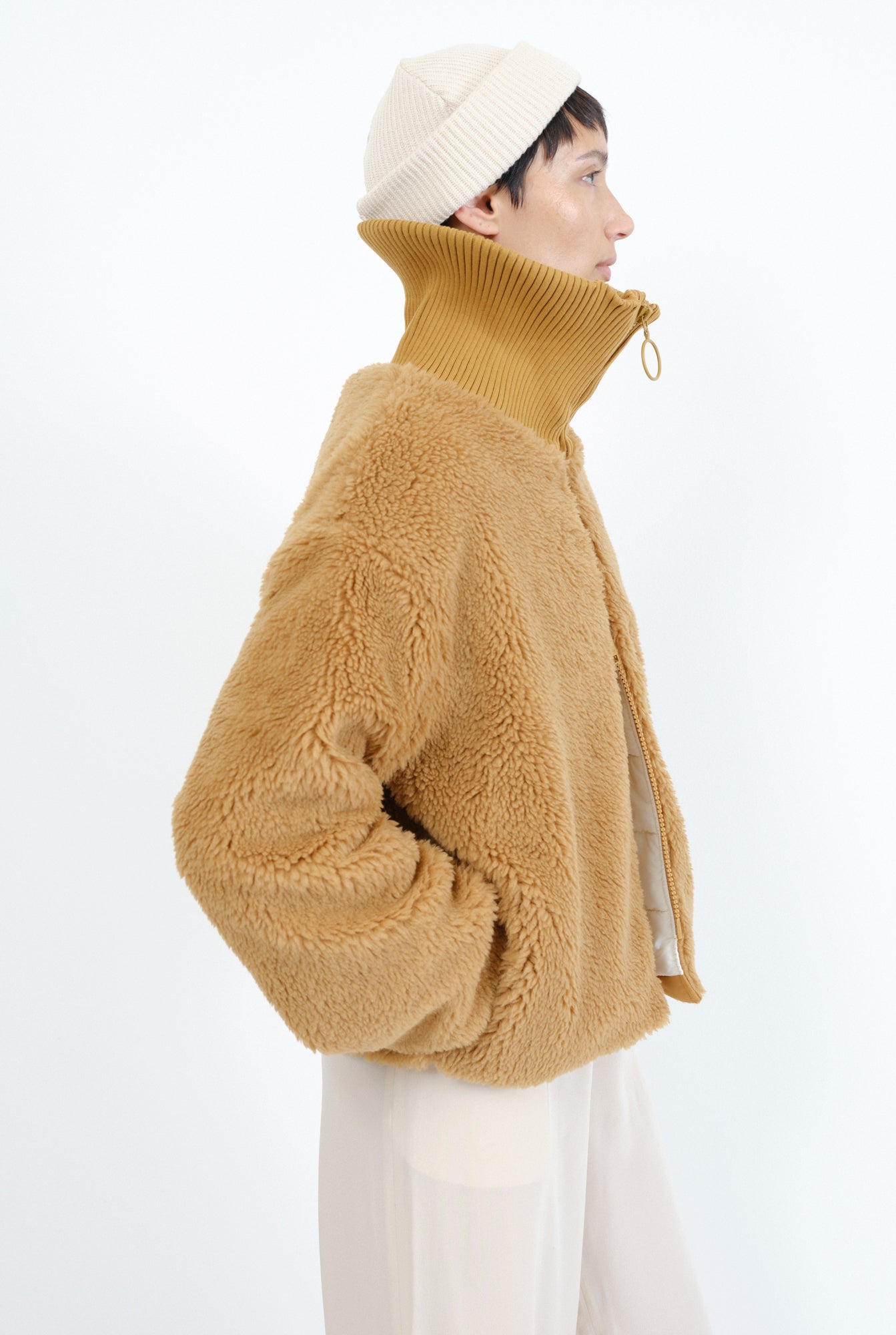 Embassy Of Bricks And Logs-KORSIKA TEDDY BOMBER-Jacken & Mäntel-Black-Deal-Outlet-by-ARCHIVIST