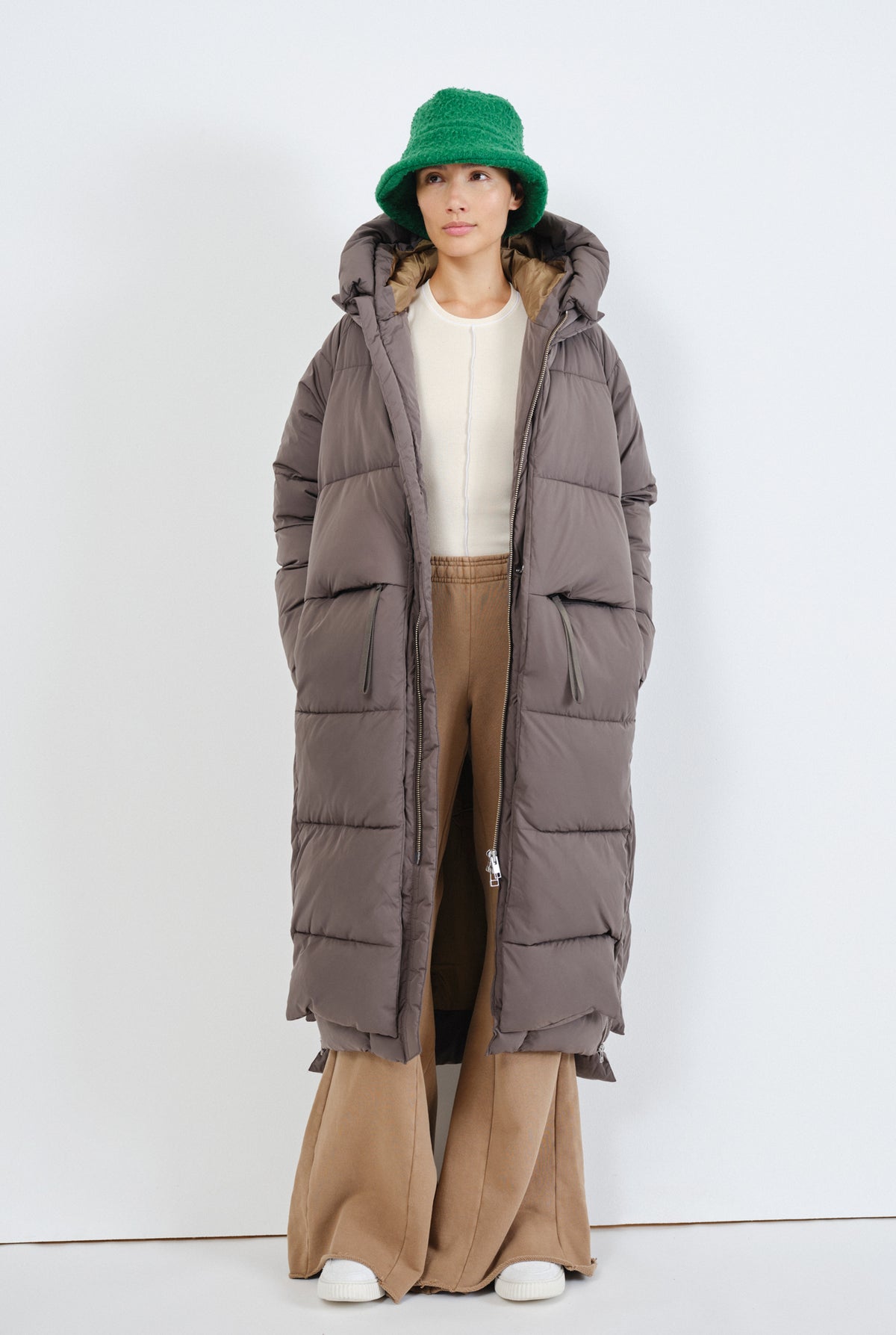 Embassy Of Bricks And Logs-LOURDES PUFFER COAT-Jacken & Mäntel-Black-Deal-Outlet-by-ARCHIVIST