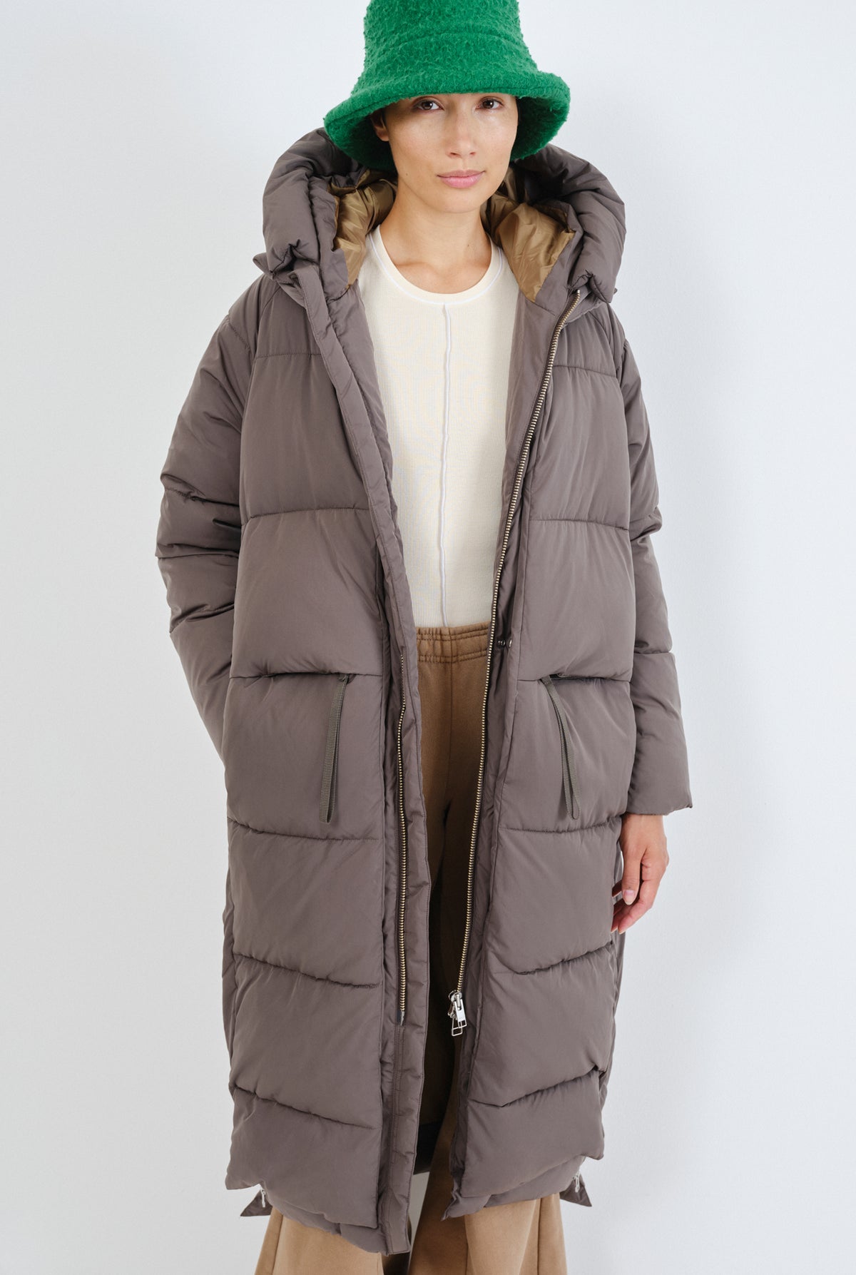 Embassy Of Bricks And Logs-LOURDES PUFFER COAT-Jacken & Mäntel-Black-Deal-Outlet-by-ARCHIVIST