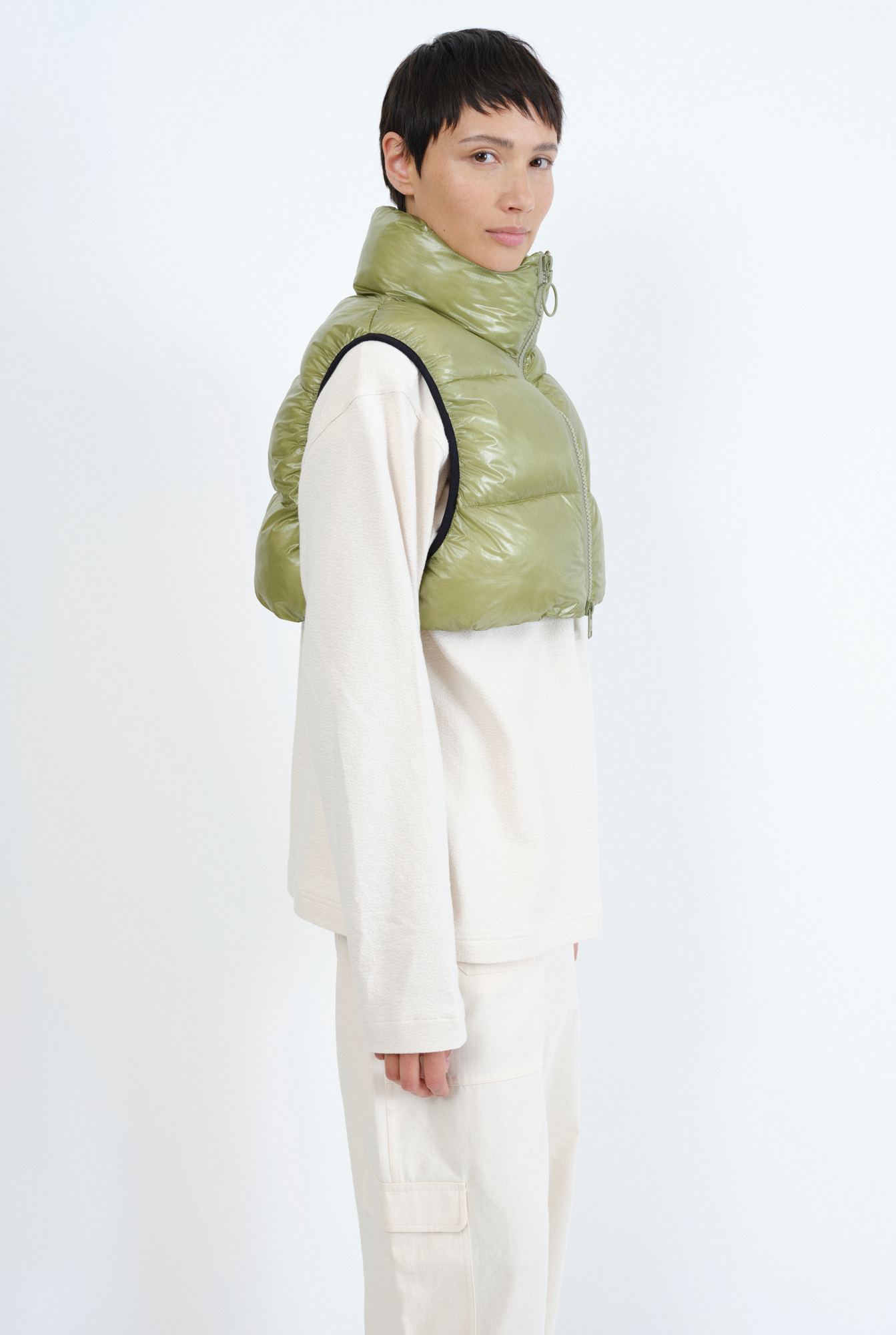 Embassy Of Bricks And Logs-VIENNA PUFFER VEST-Jacken & Mäntel-Black-Deal-Outlet-by-ARCHIVIST