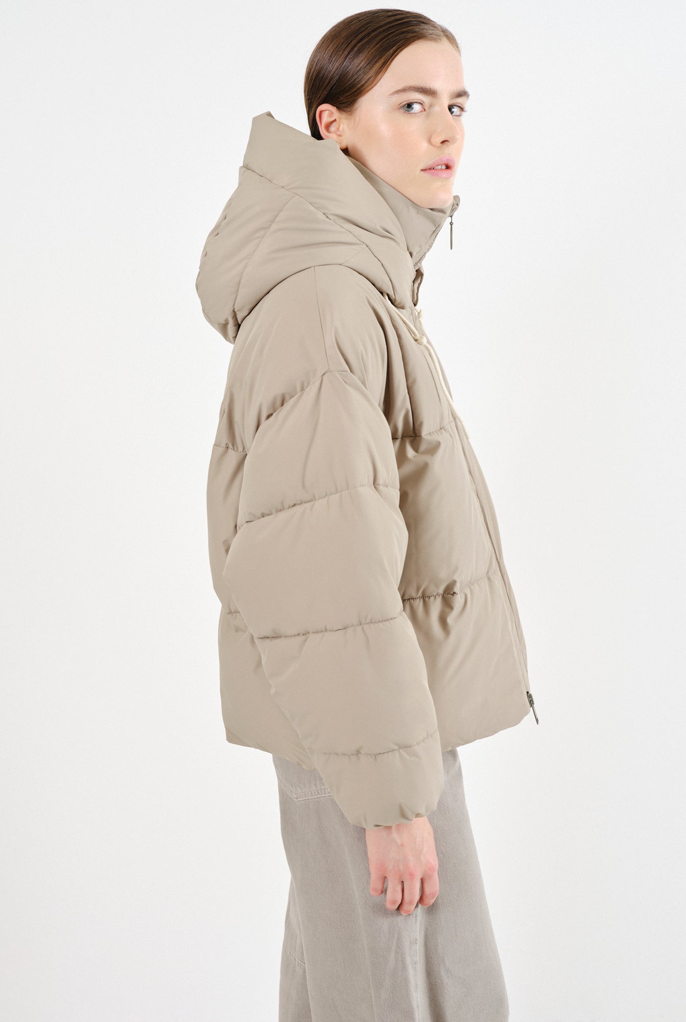 Embassy Of Bricks And Logs-ZONZA PUFFER JACKET-Jacken & Mäntel-Black-Deal-Outlet-by-ARCHIVIST