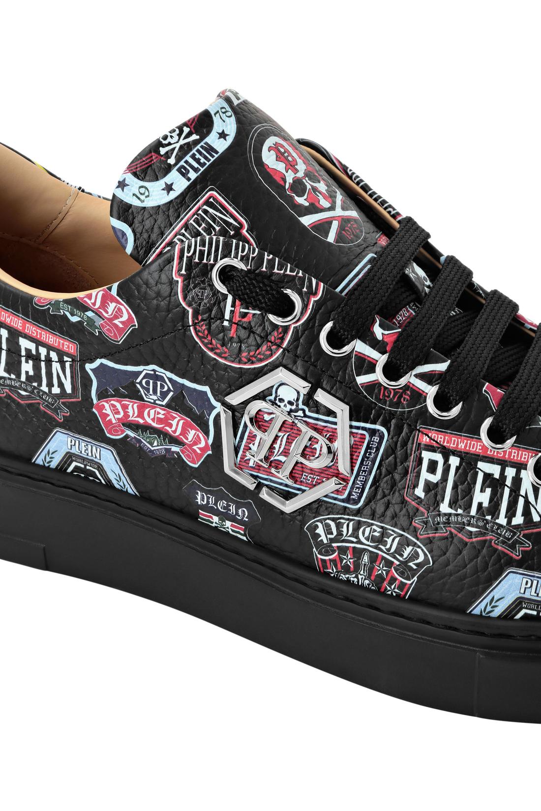 Low-Top Sneakers Carson Patches