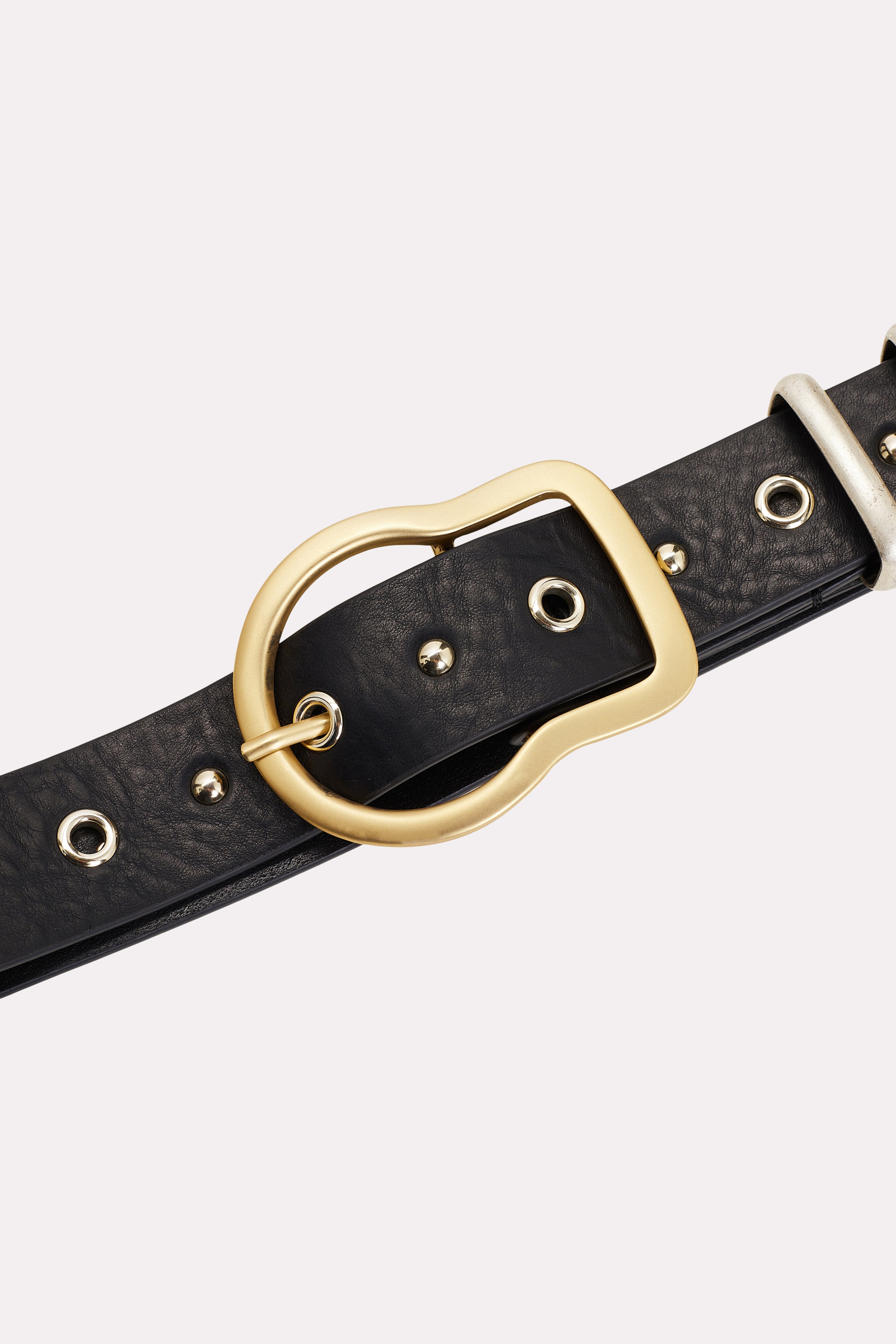 STRONG FEMININITY studded belt