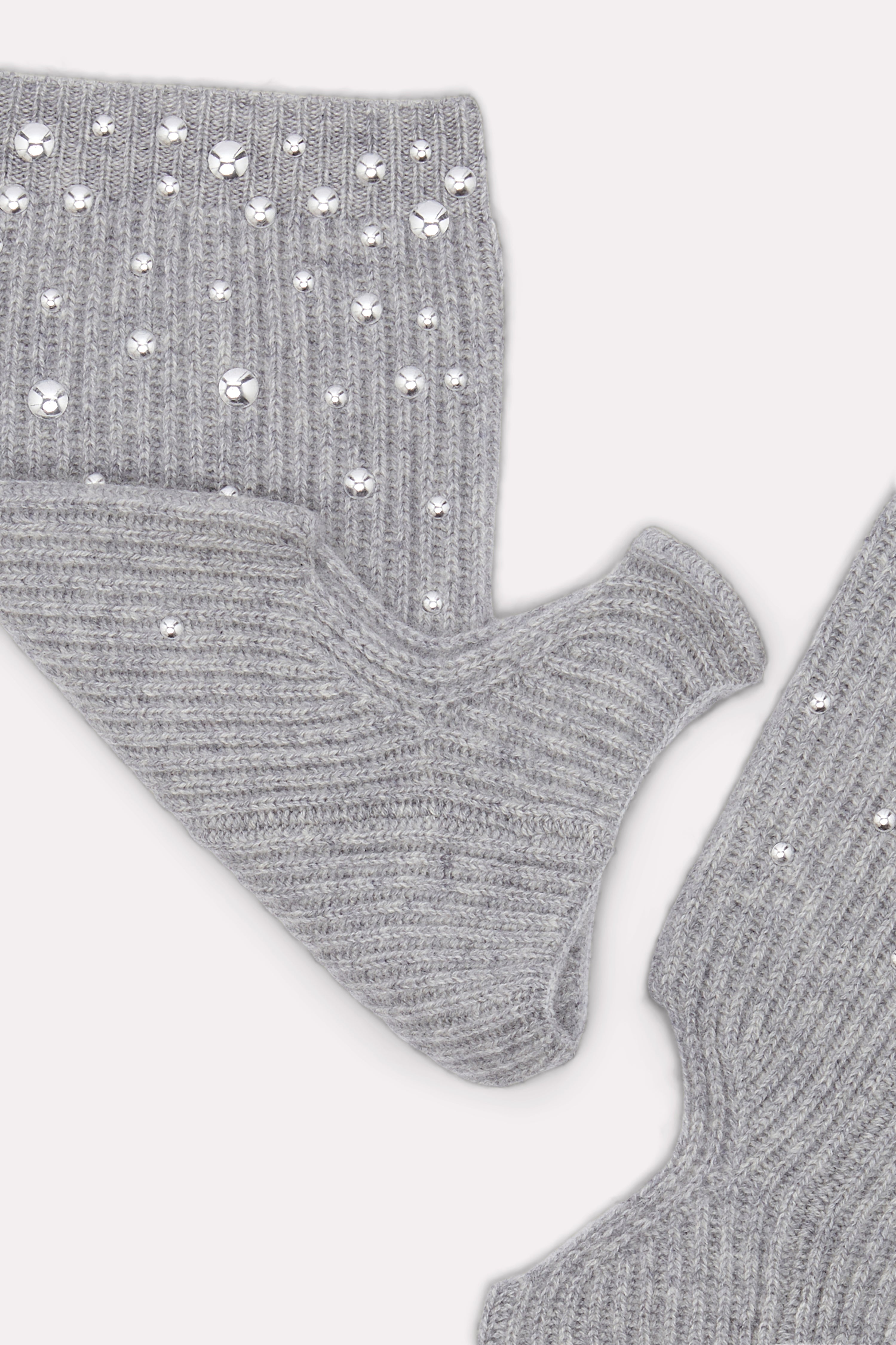 CASHMERE COOLNESS studded legwarmer