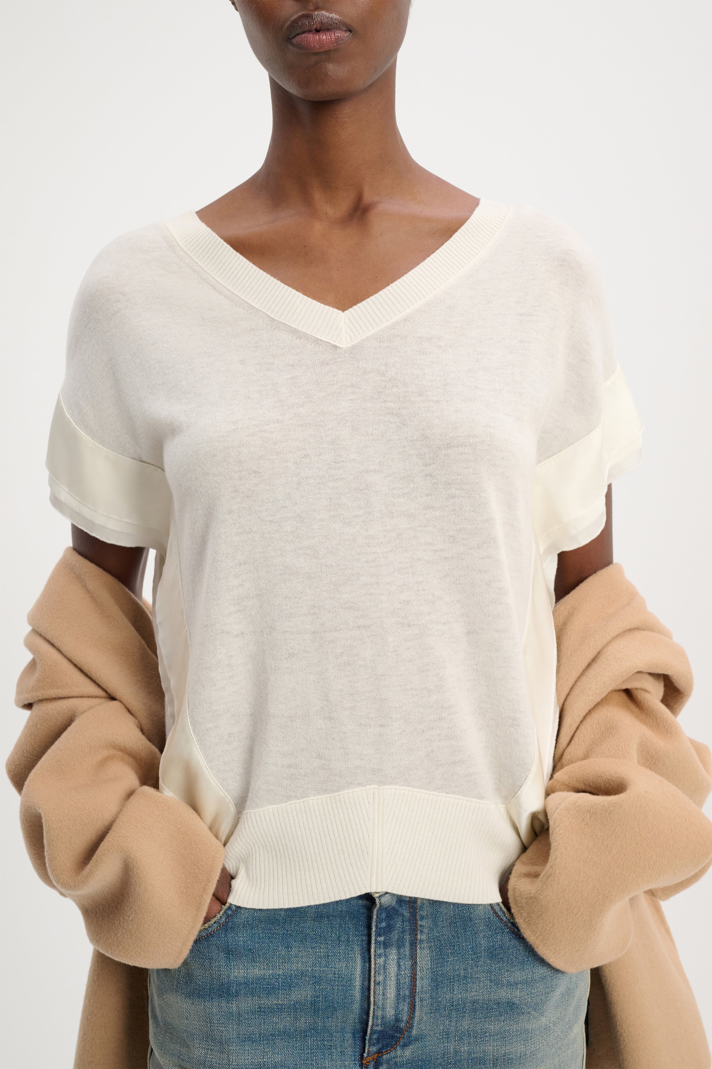 DELICATE STATEMENTS pullover