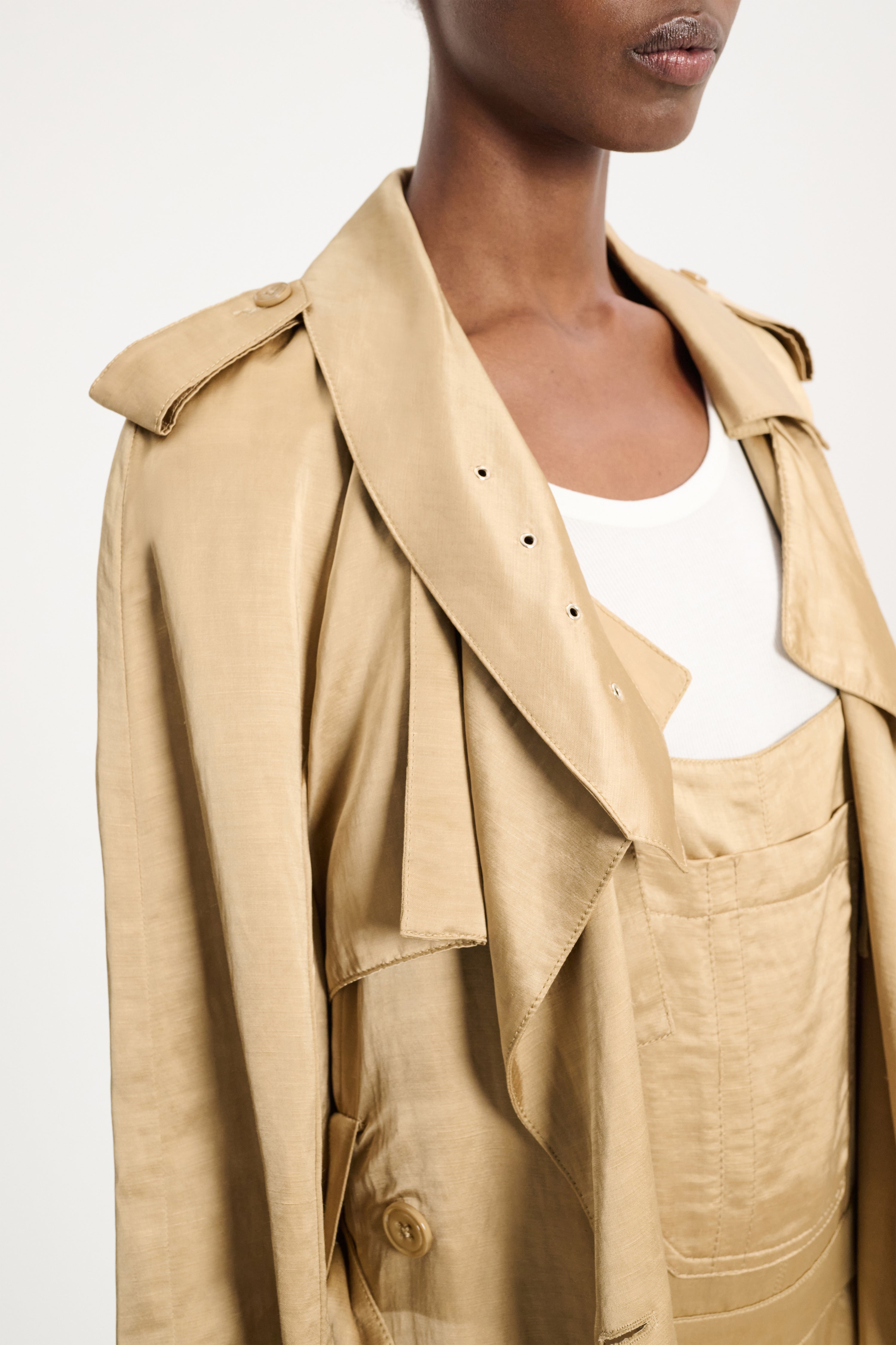 SLOUCHY COOLNESS trench