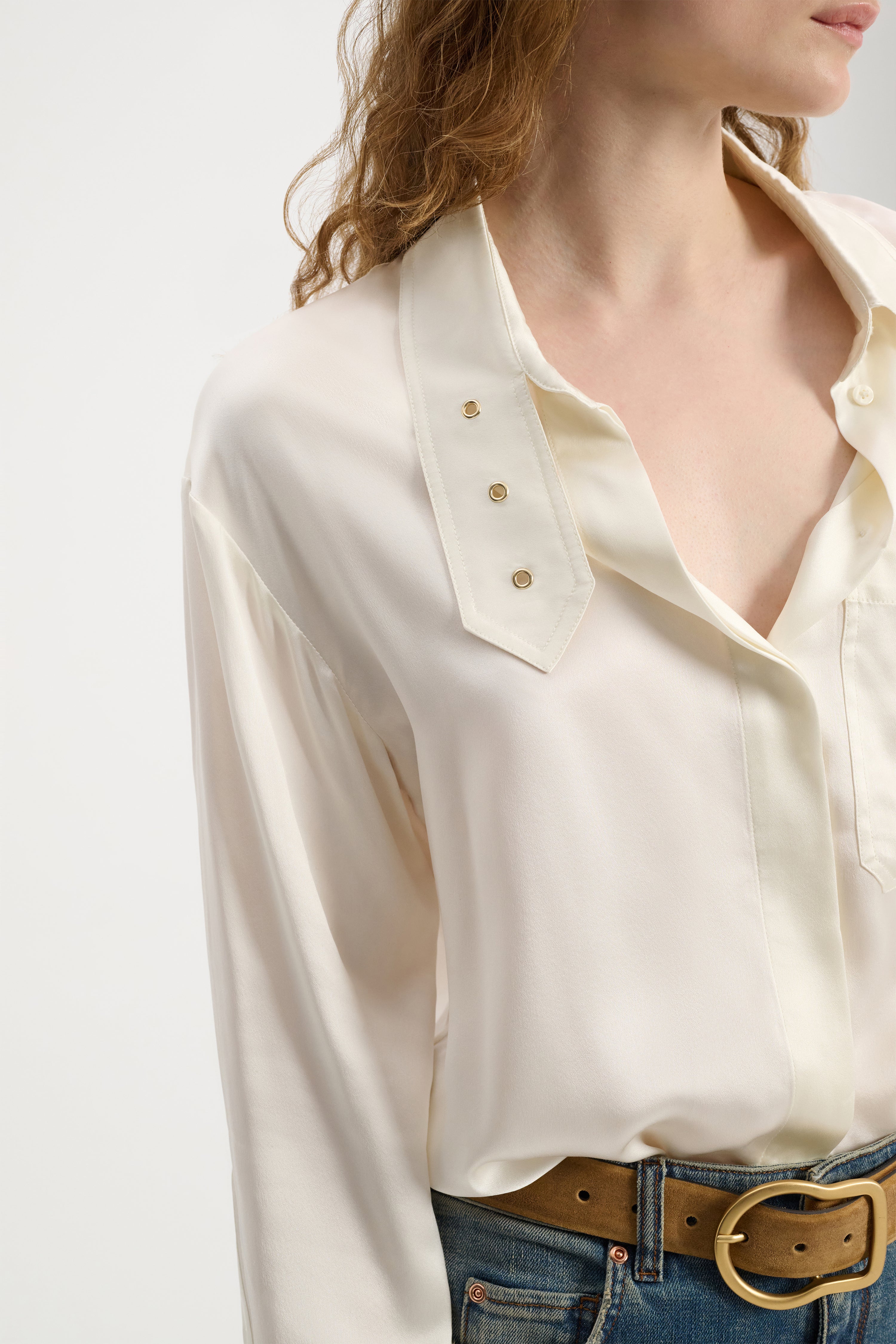 SHINY STATEMENT blouse