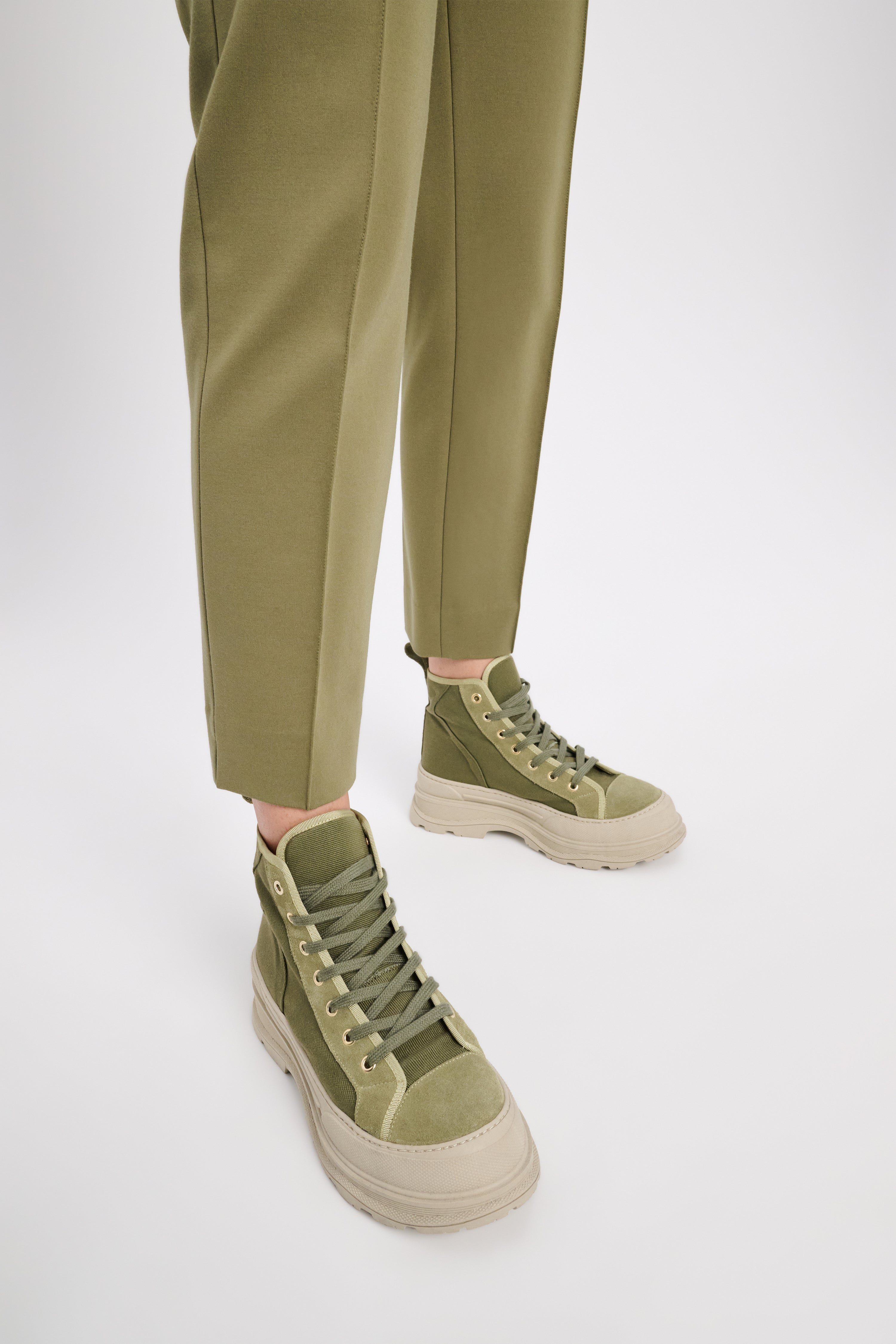 SUMMER SPORTINESS hi-top