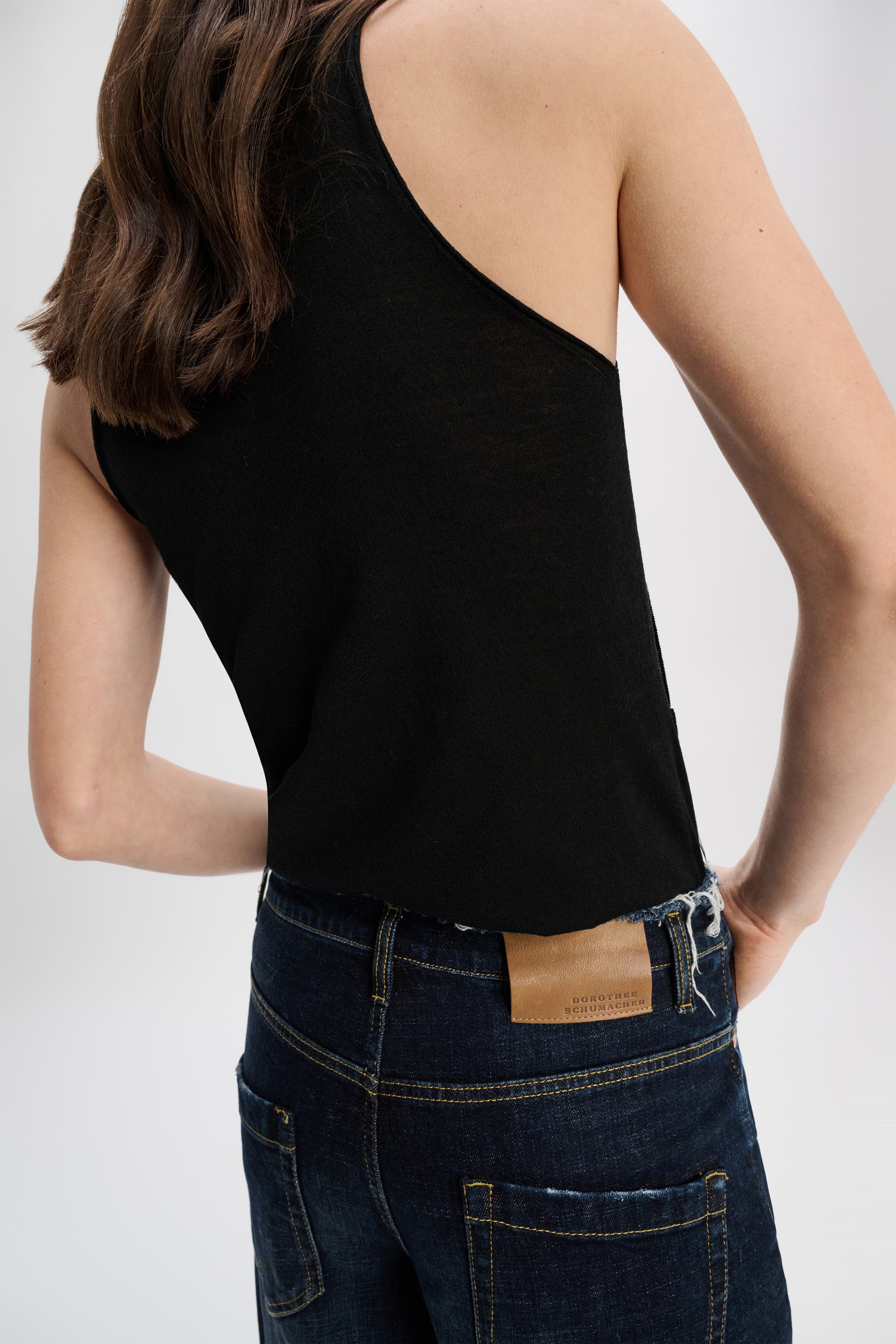 REFINED ESSENTIALS top