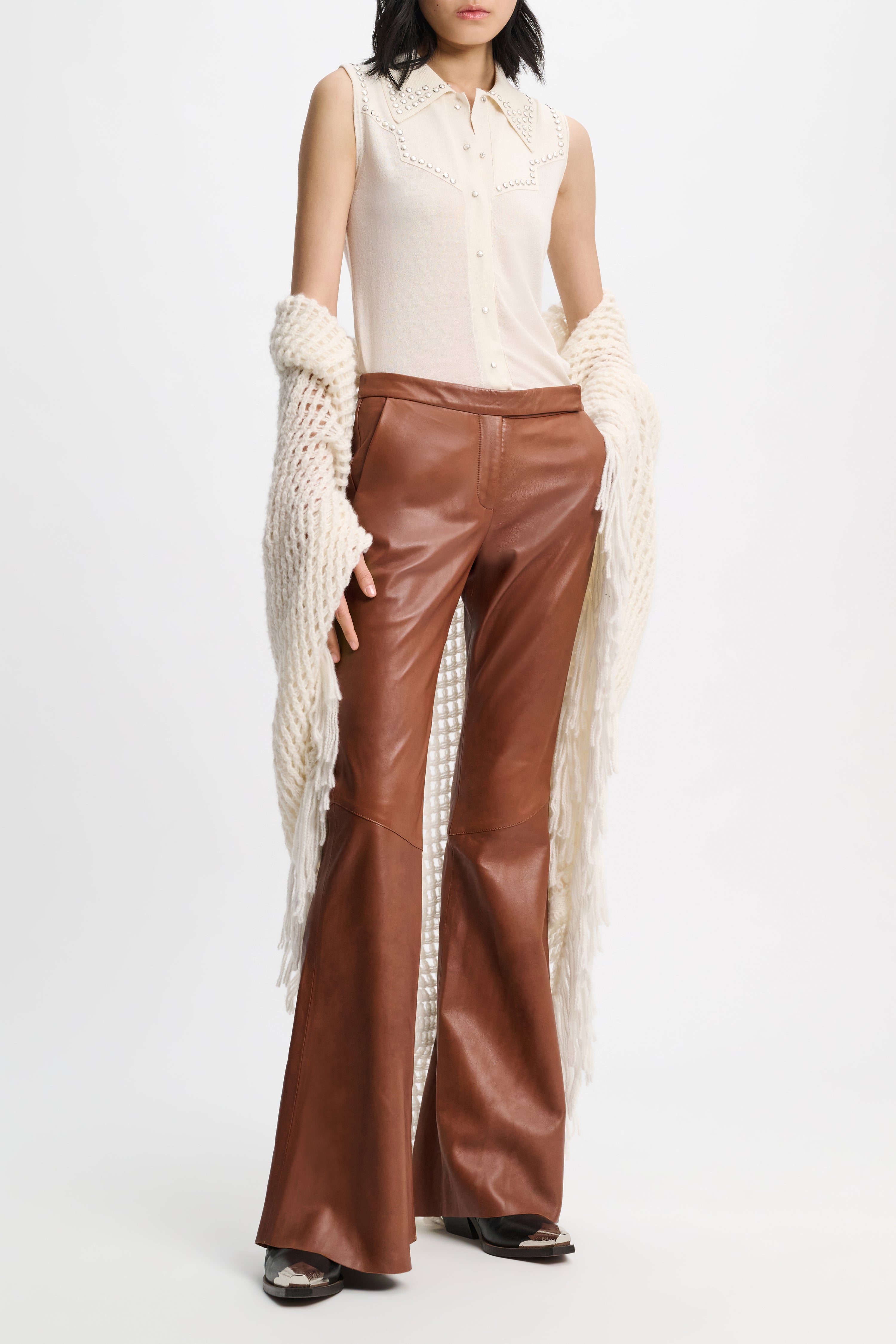 REFINED ESSENTIALS top