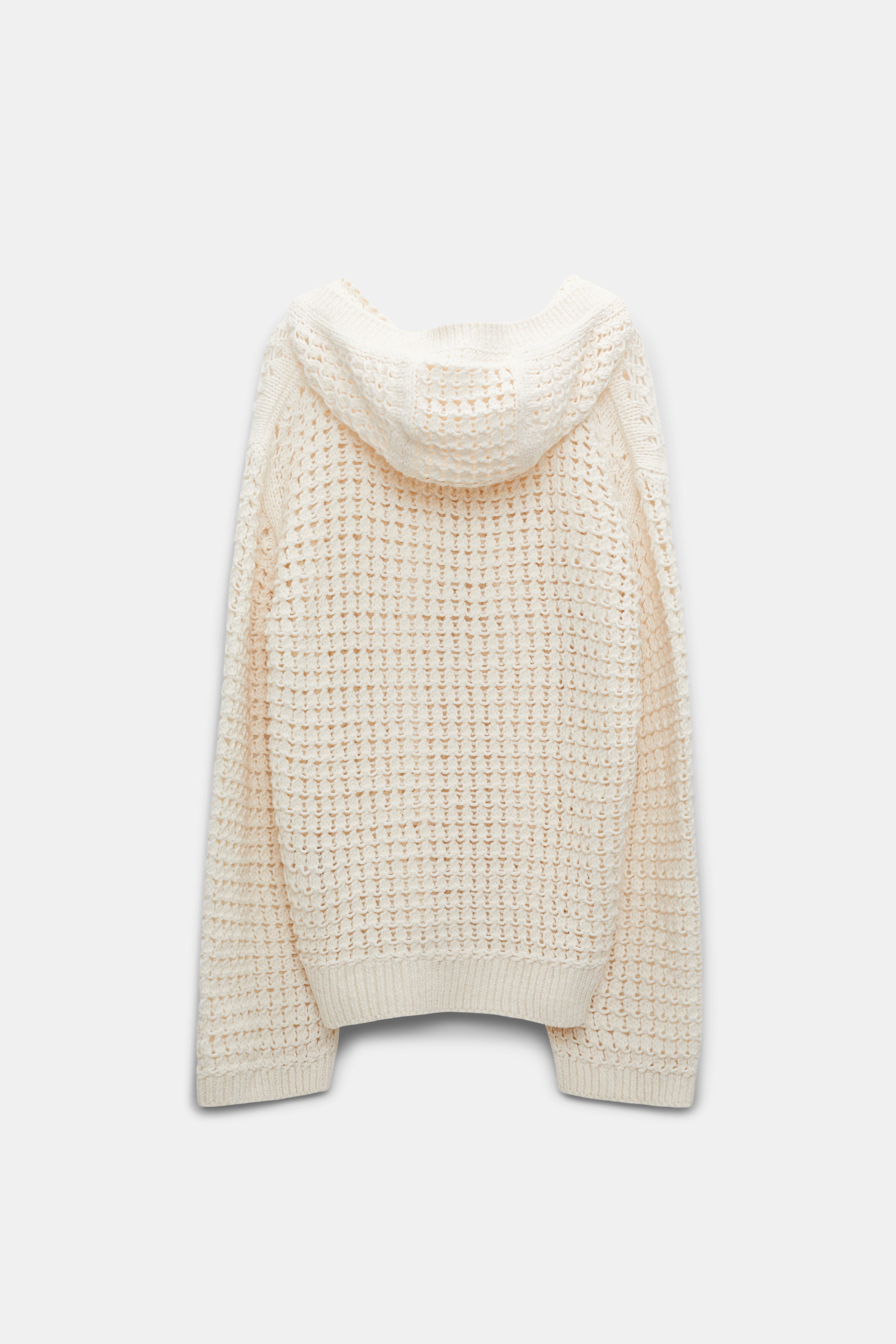 Sporty crochet pullover