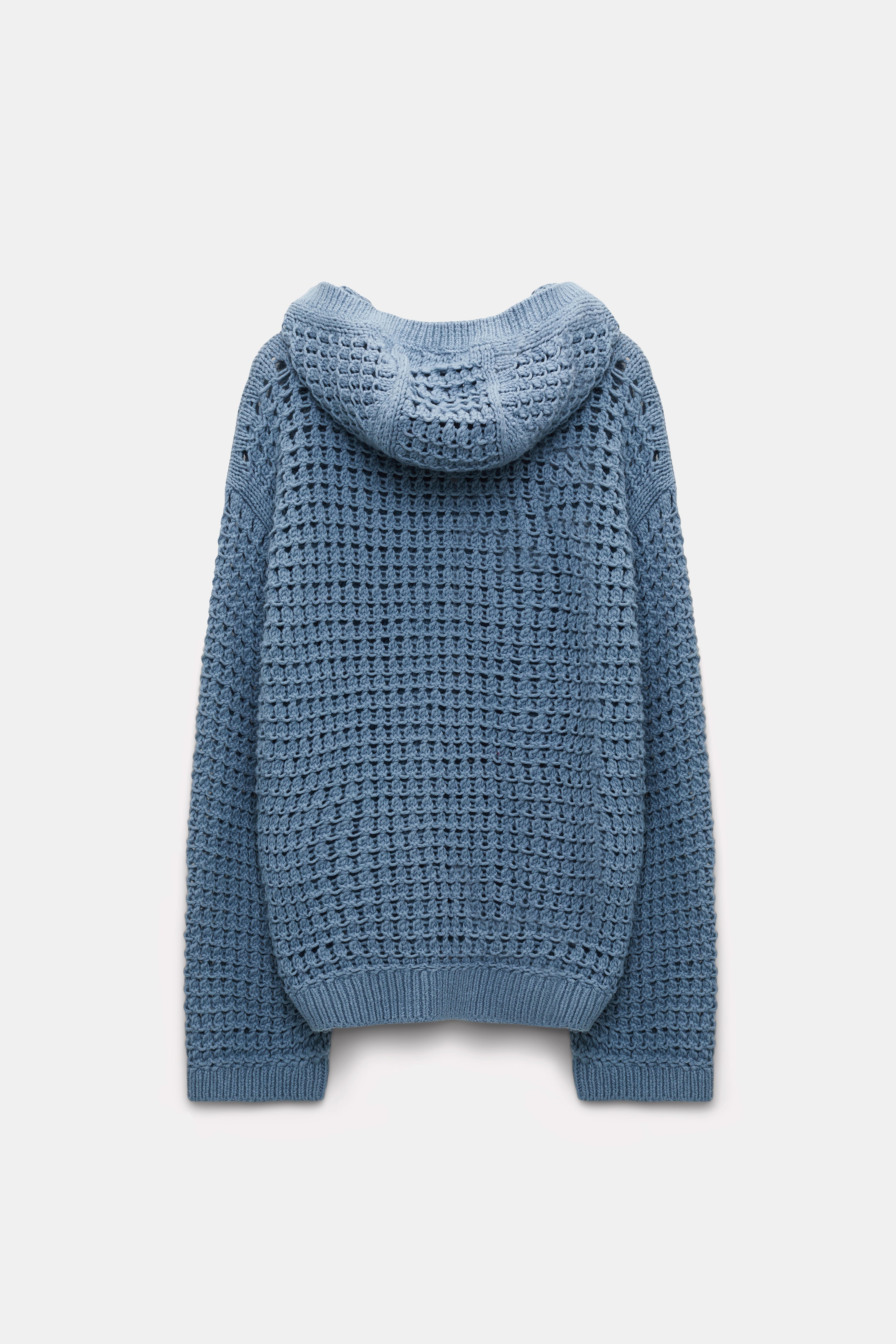 Sporty crochet pullover