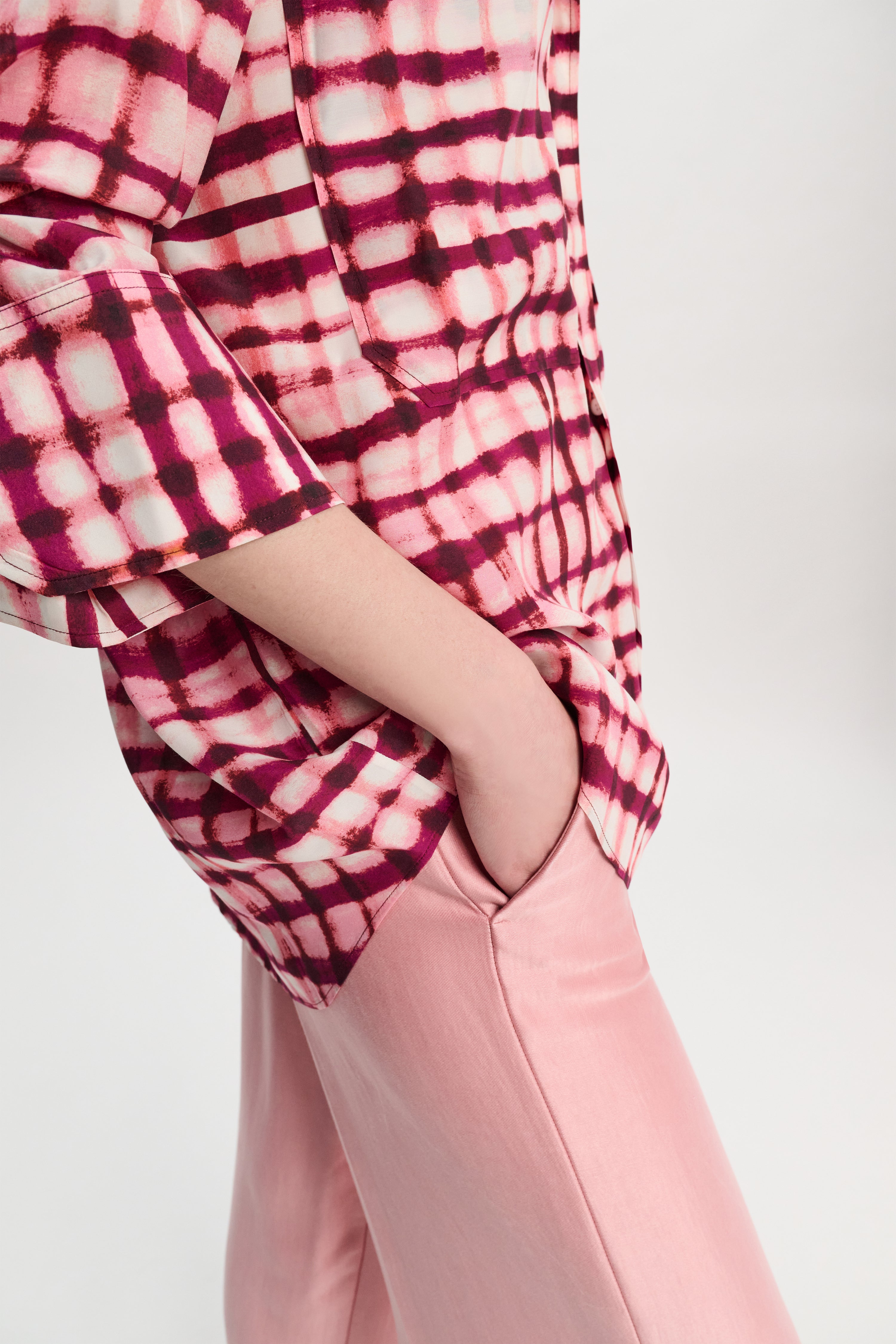 CHECKED STATEMENT blouse
