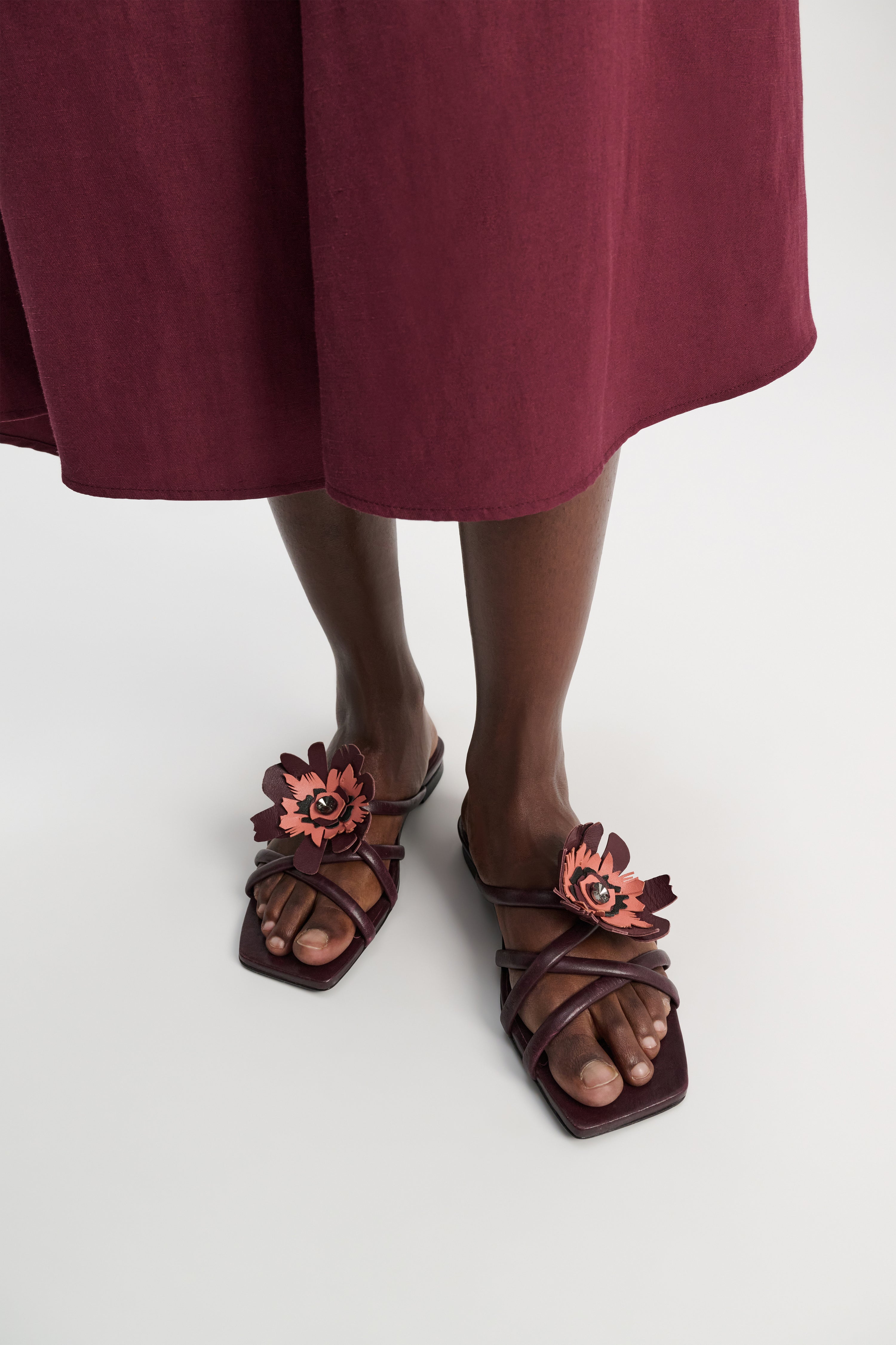 FLORAL STATEMENT flower sandal