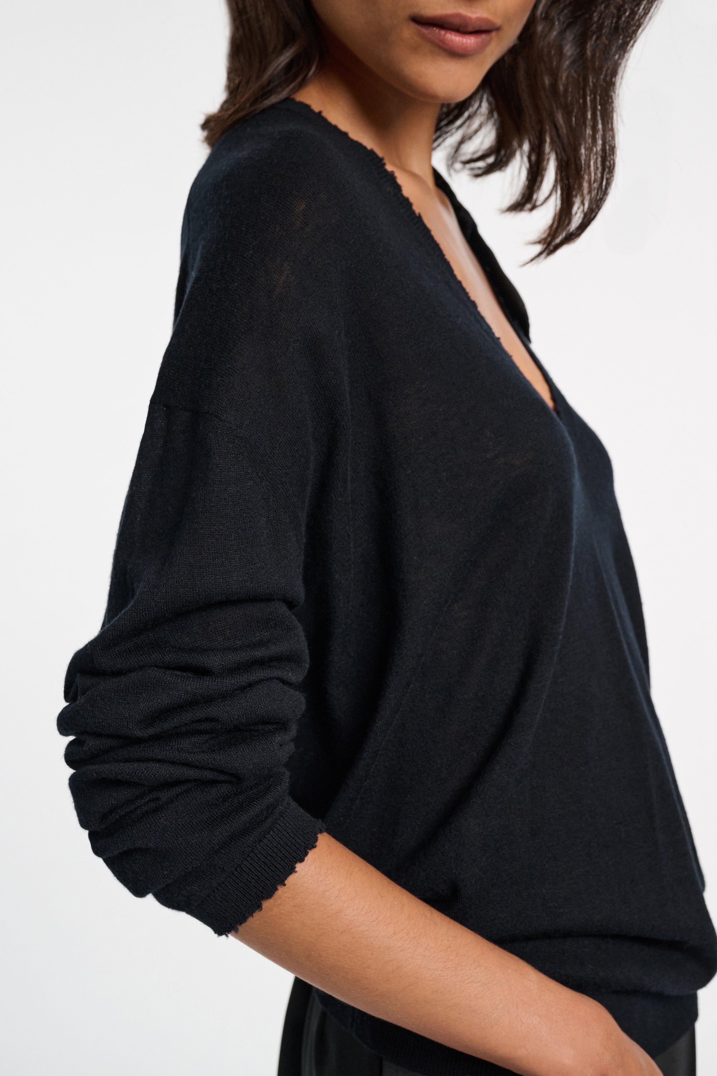 DELICATE STATEMENTS pullover