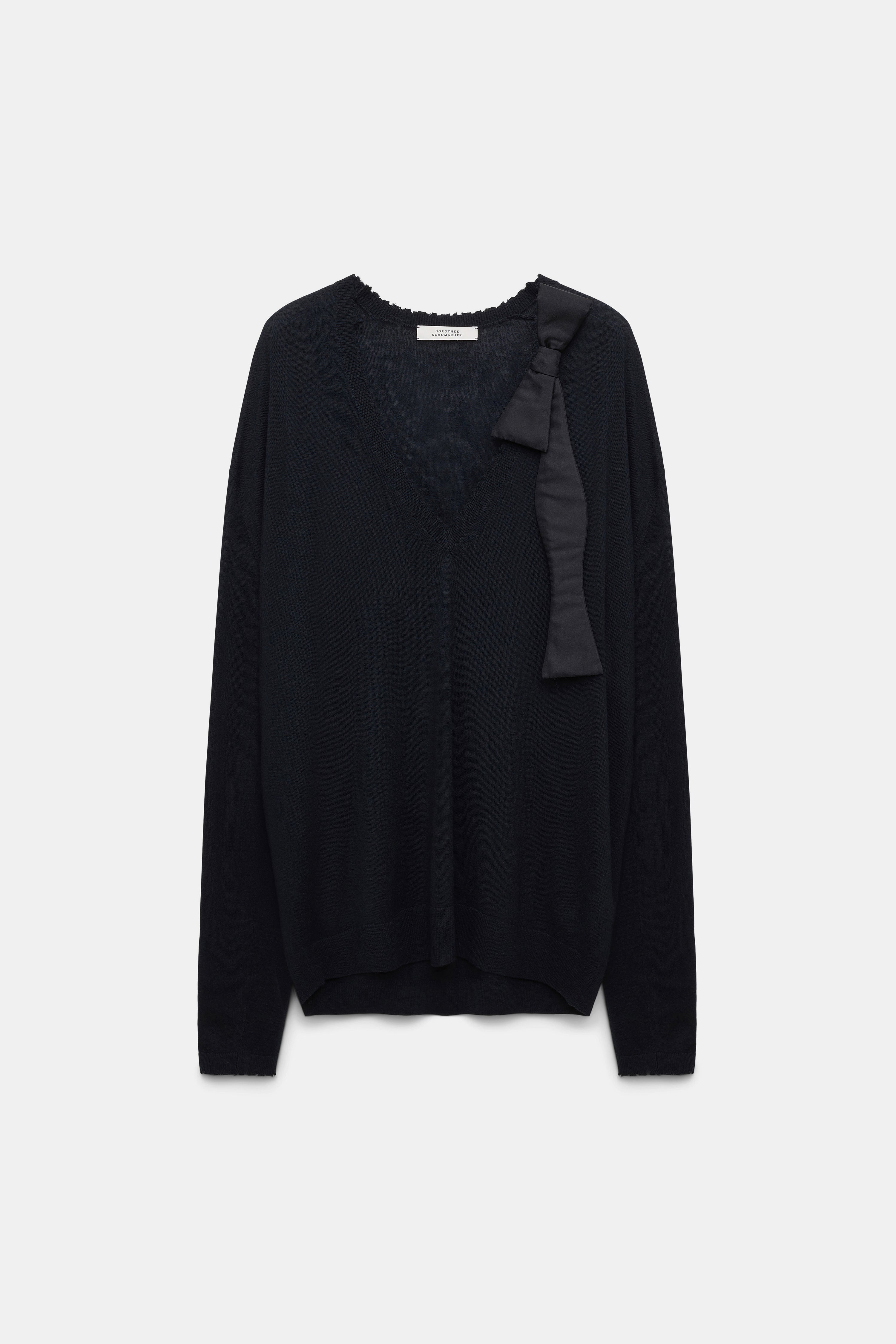 DELICATE STATEMENTS pullover