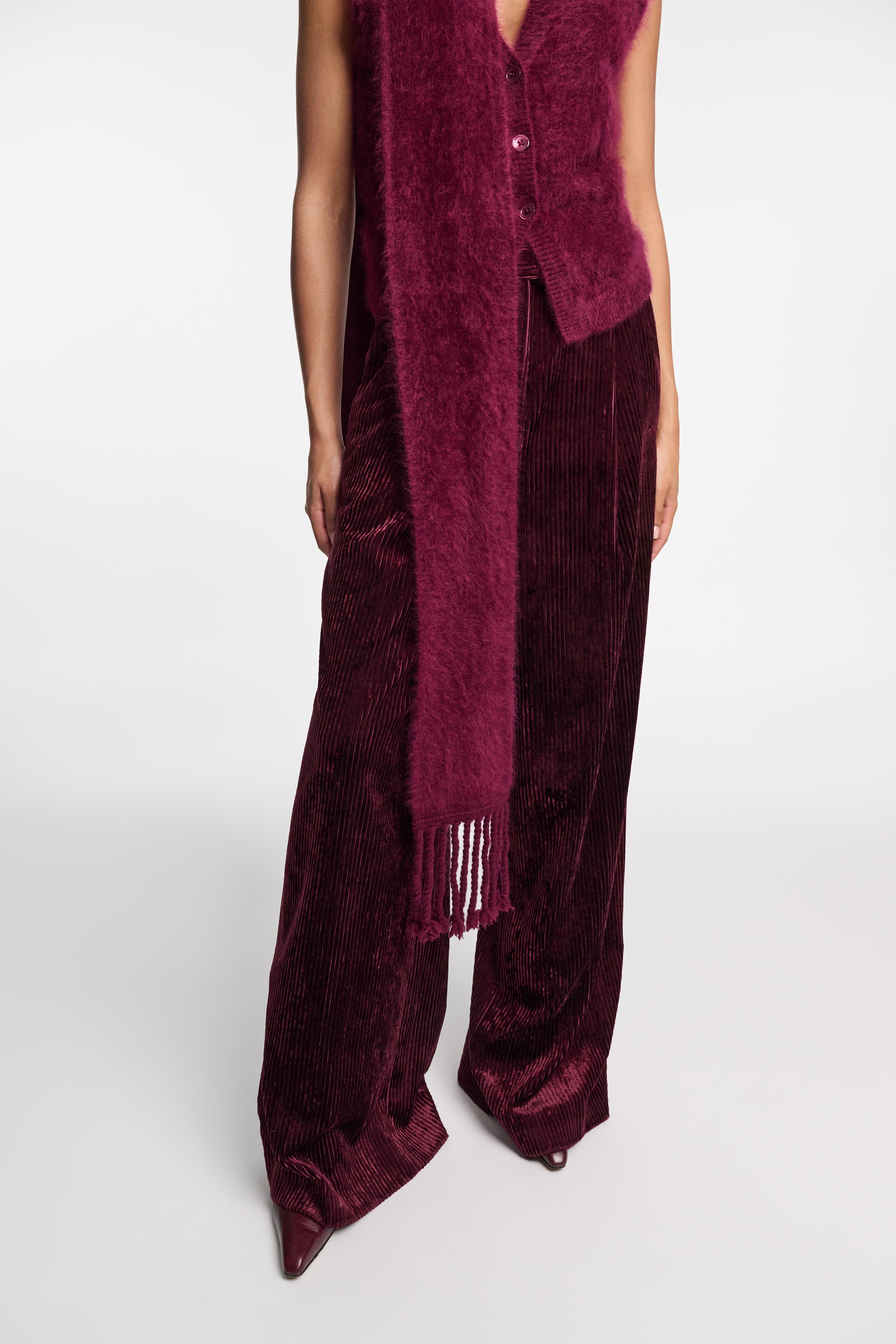 FLUFFY LUXURY scarf