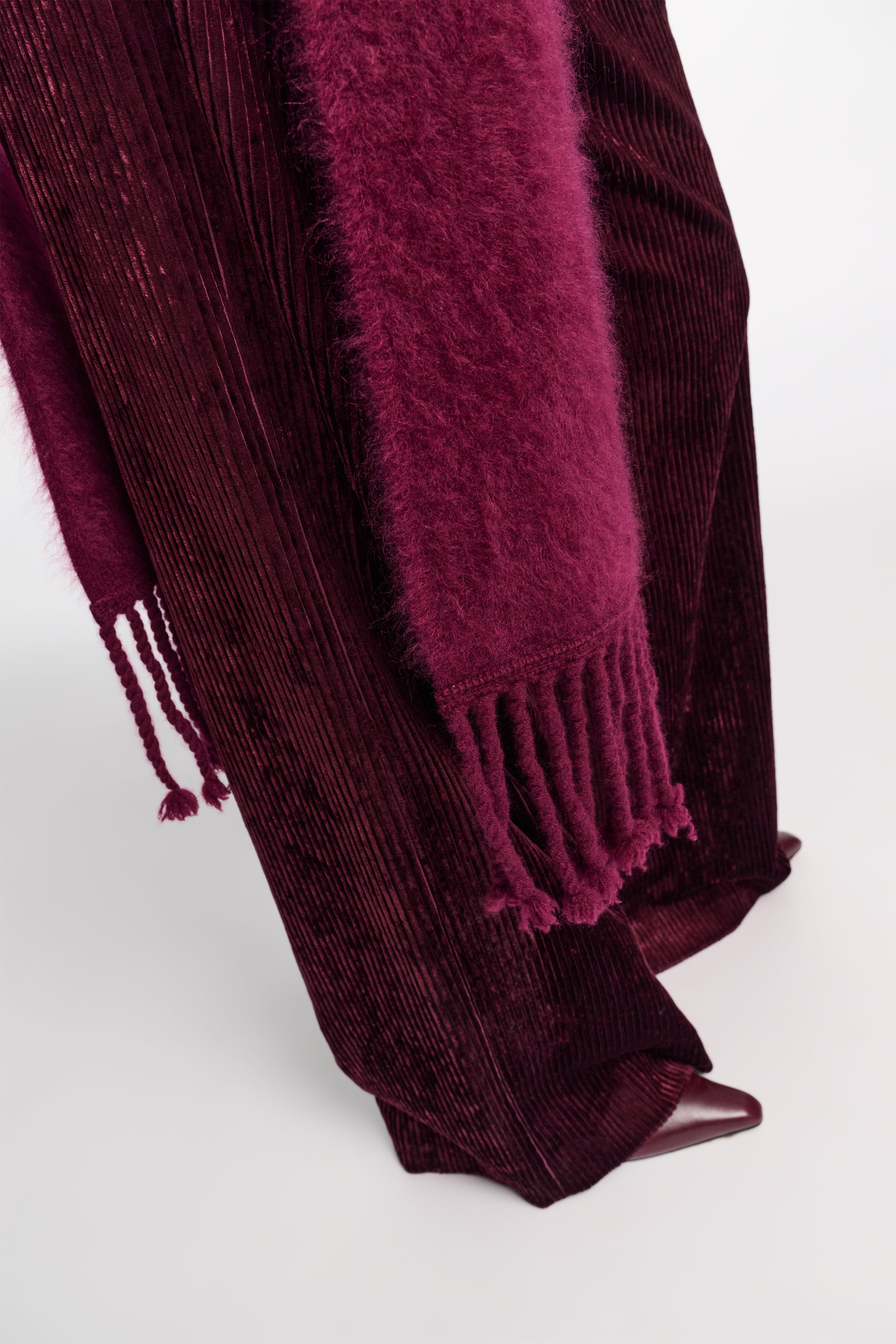FLUFFY LUXURY scarf