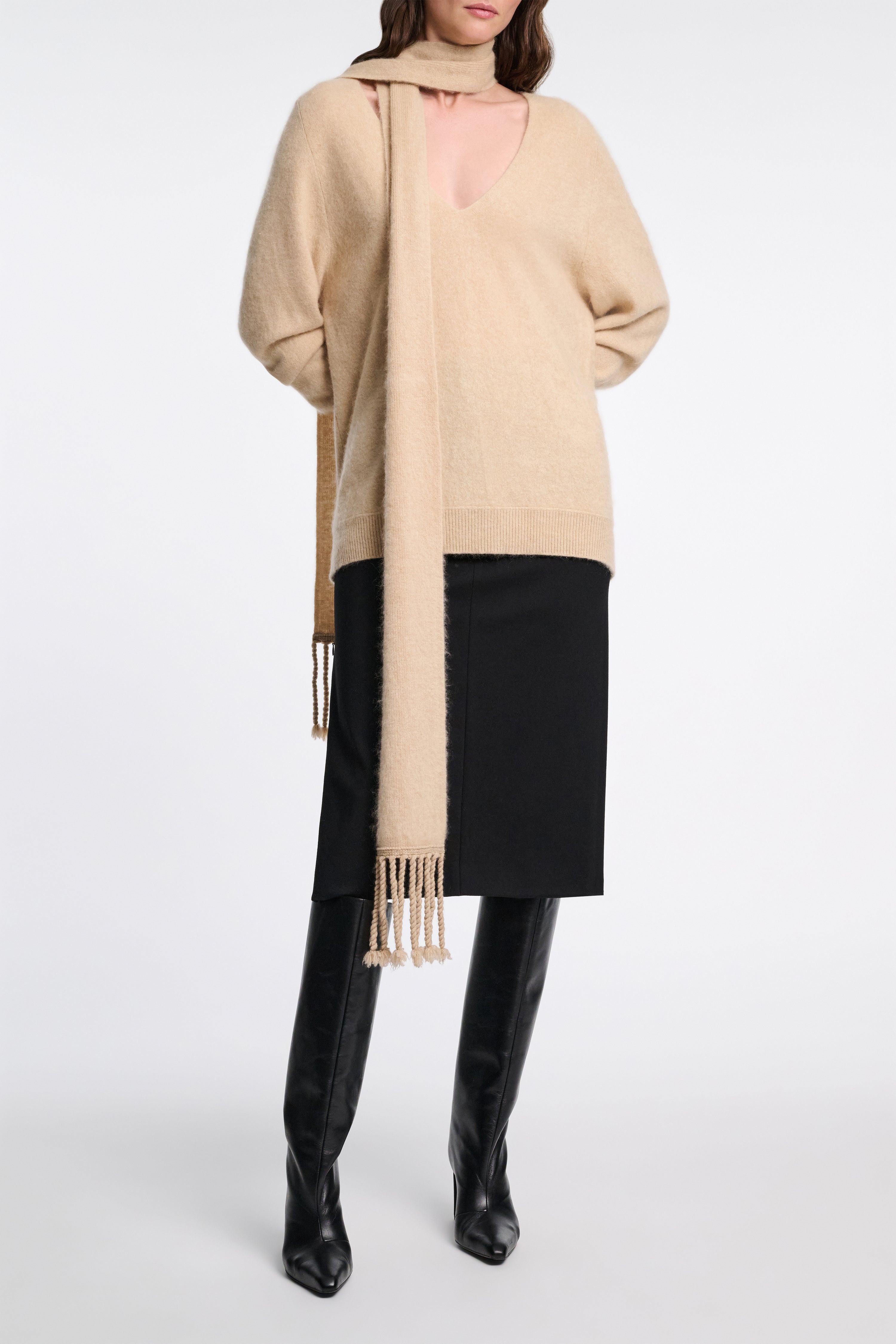 FLUFFY LUXURY scarf