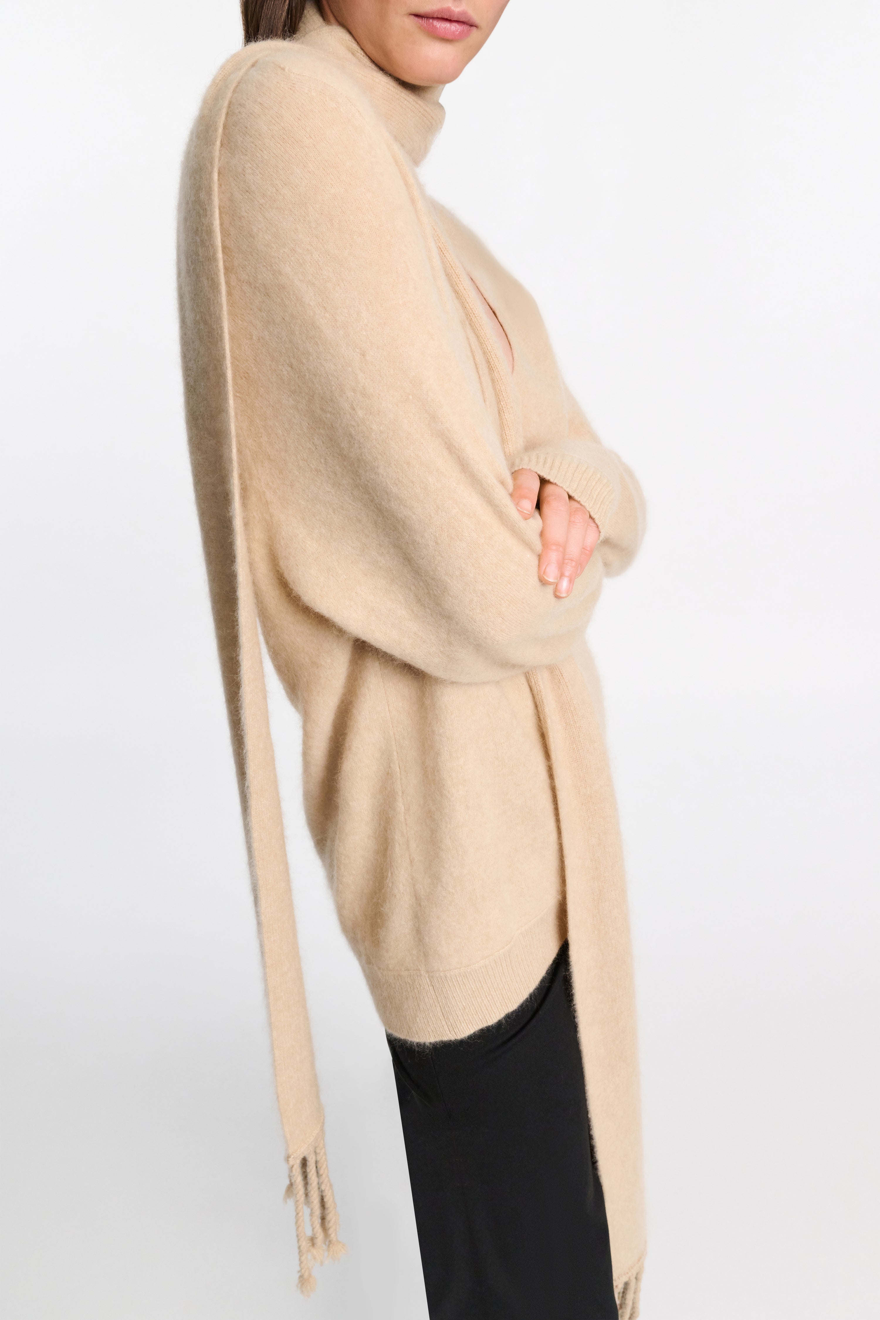 FLUFFY LUXURY scarf