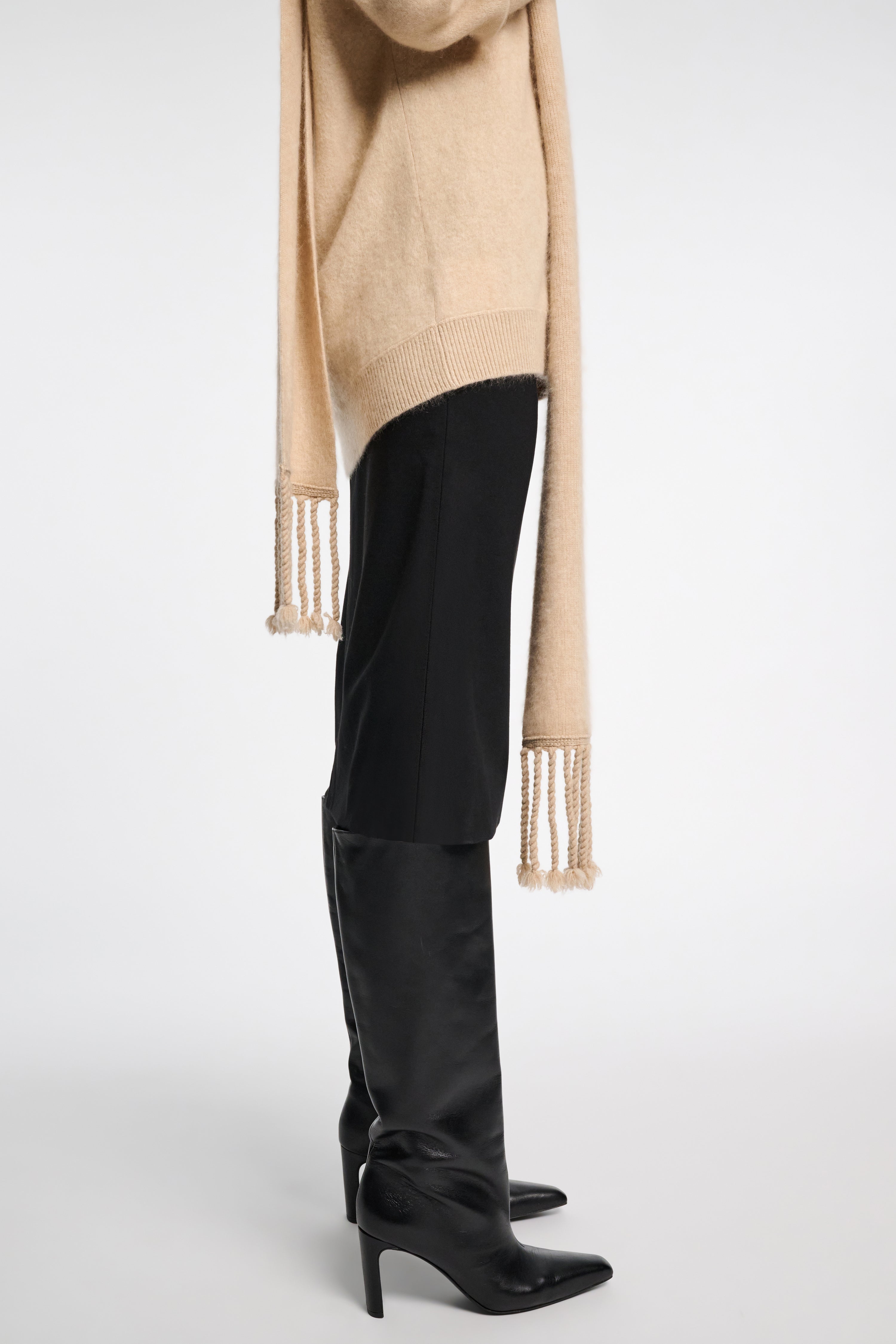 FLUFFY LUXURY scarf